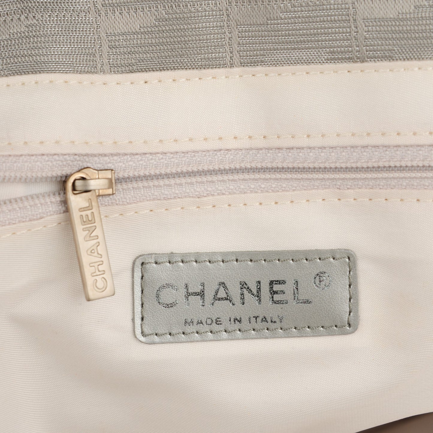 Nylon Medium Travel Tote Silver