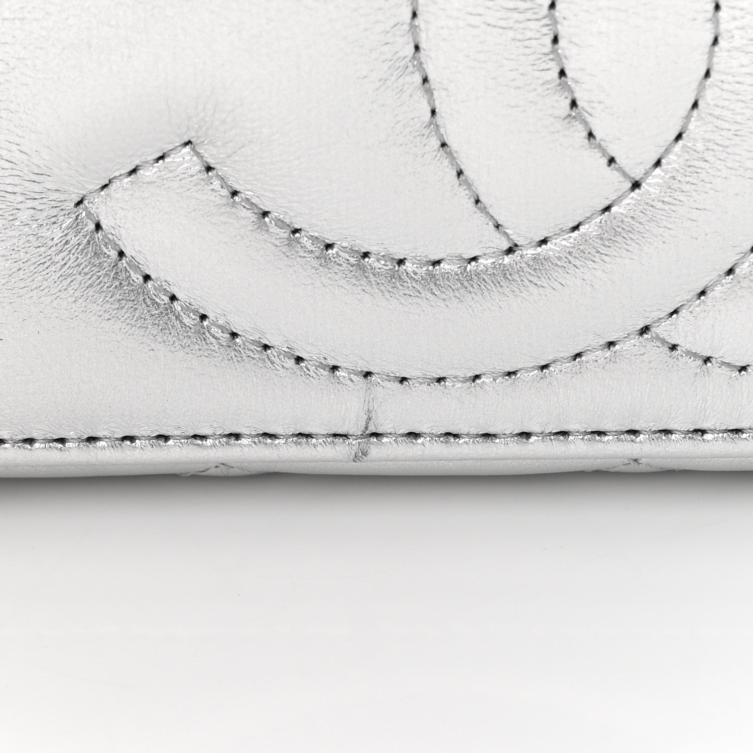 Chanel Metallic Lambskin Quilted Pick Me Up Vanity Case Silver 12 of 15