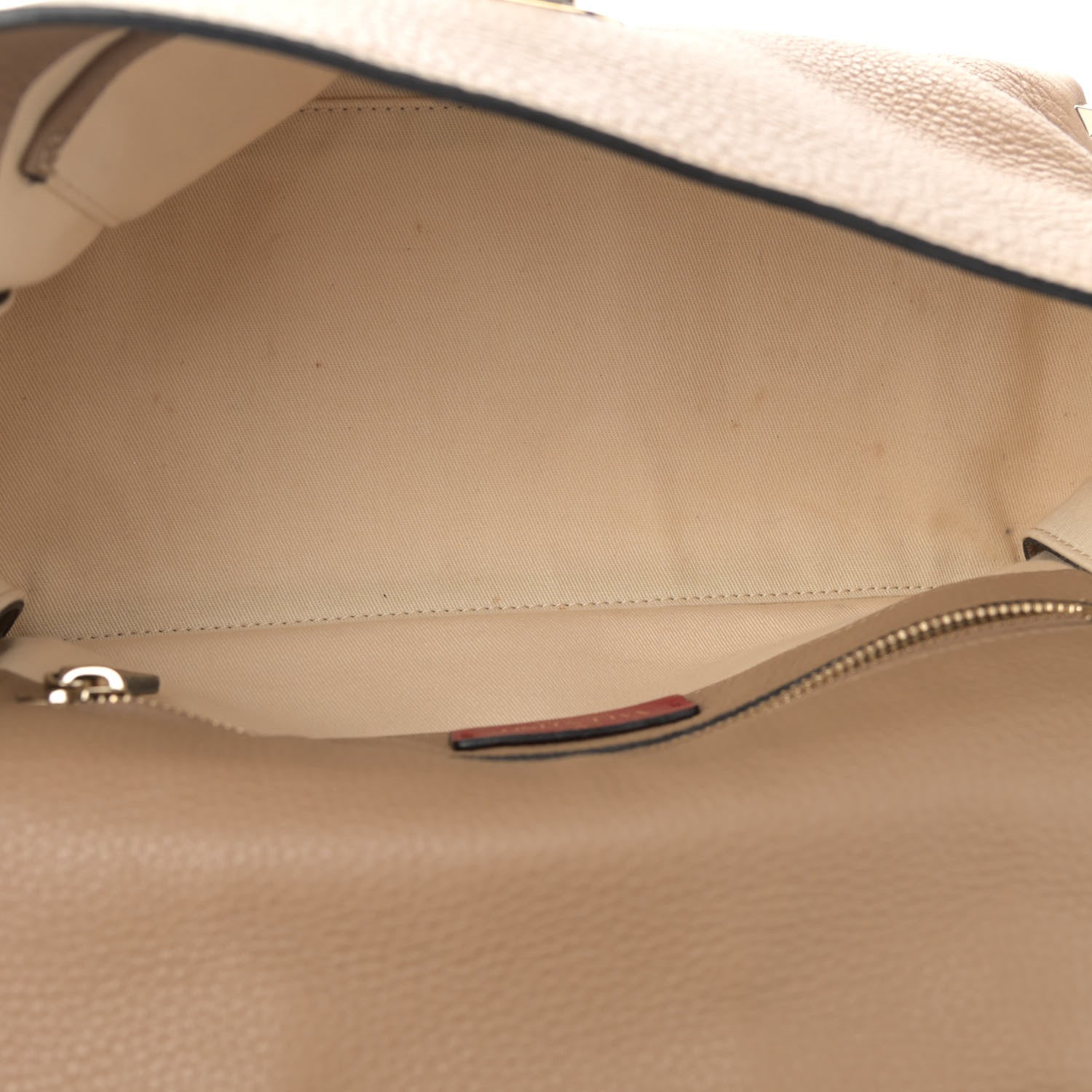 Valentino Garavani Pebbled Calfskin Rockstud Single Handle Flap Bag Beige 5 of 13
