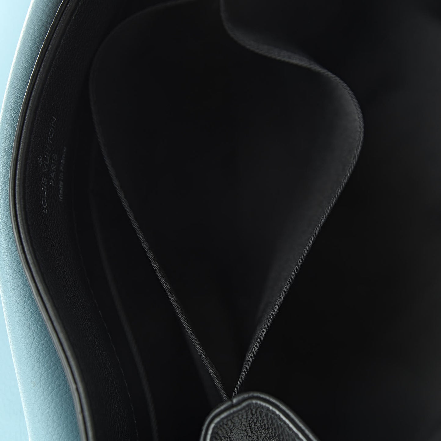 Soft Calfskin Lockme II Top Handle Sky