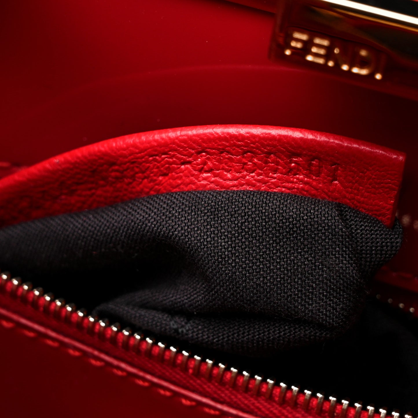 Vitello Vernice Mou Mini Peekaboo Iconic Satchel Rosso Cardinale