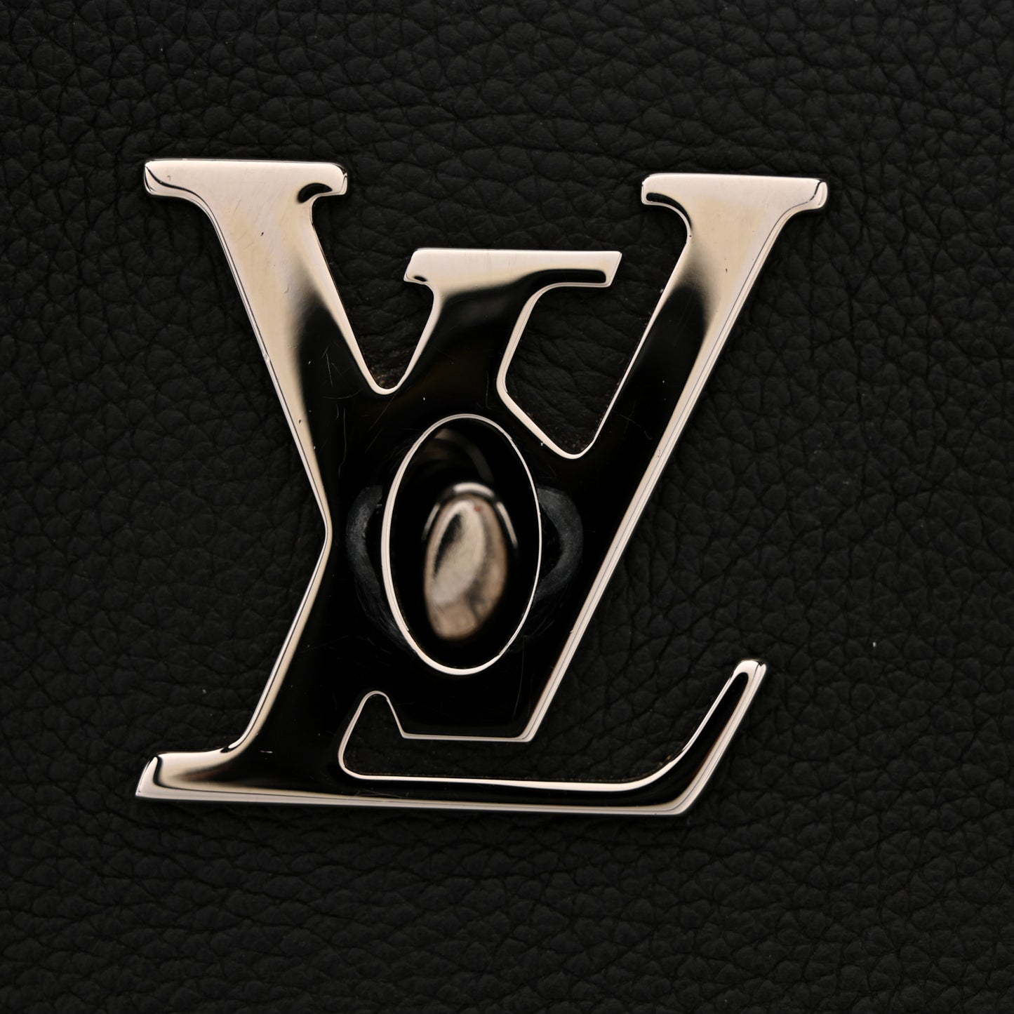 Calfskin Lockme Cabas Black