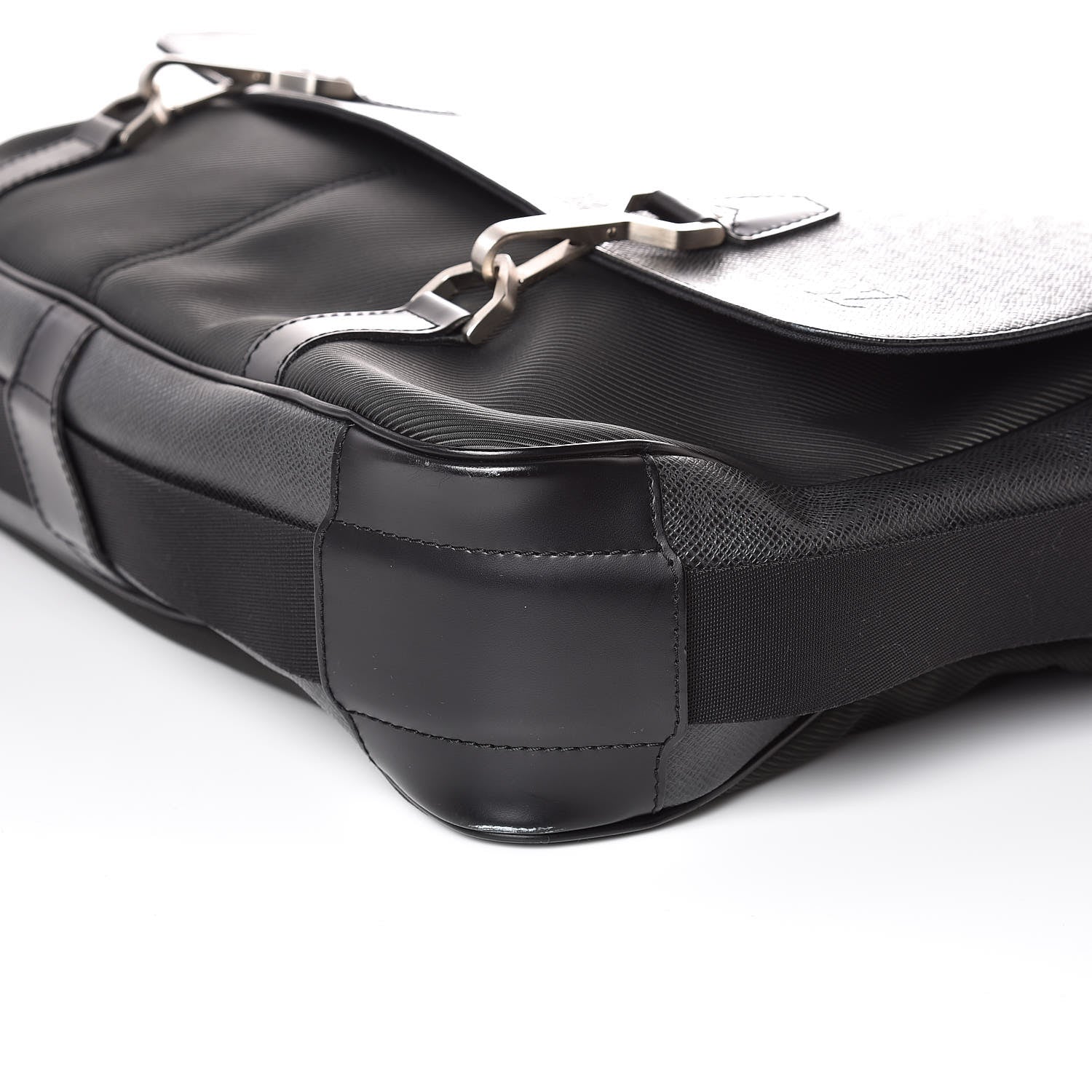 Louis Vuitton Taiga Dersou Messenger Bag Ardoise 10 of 10