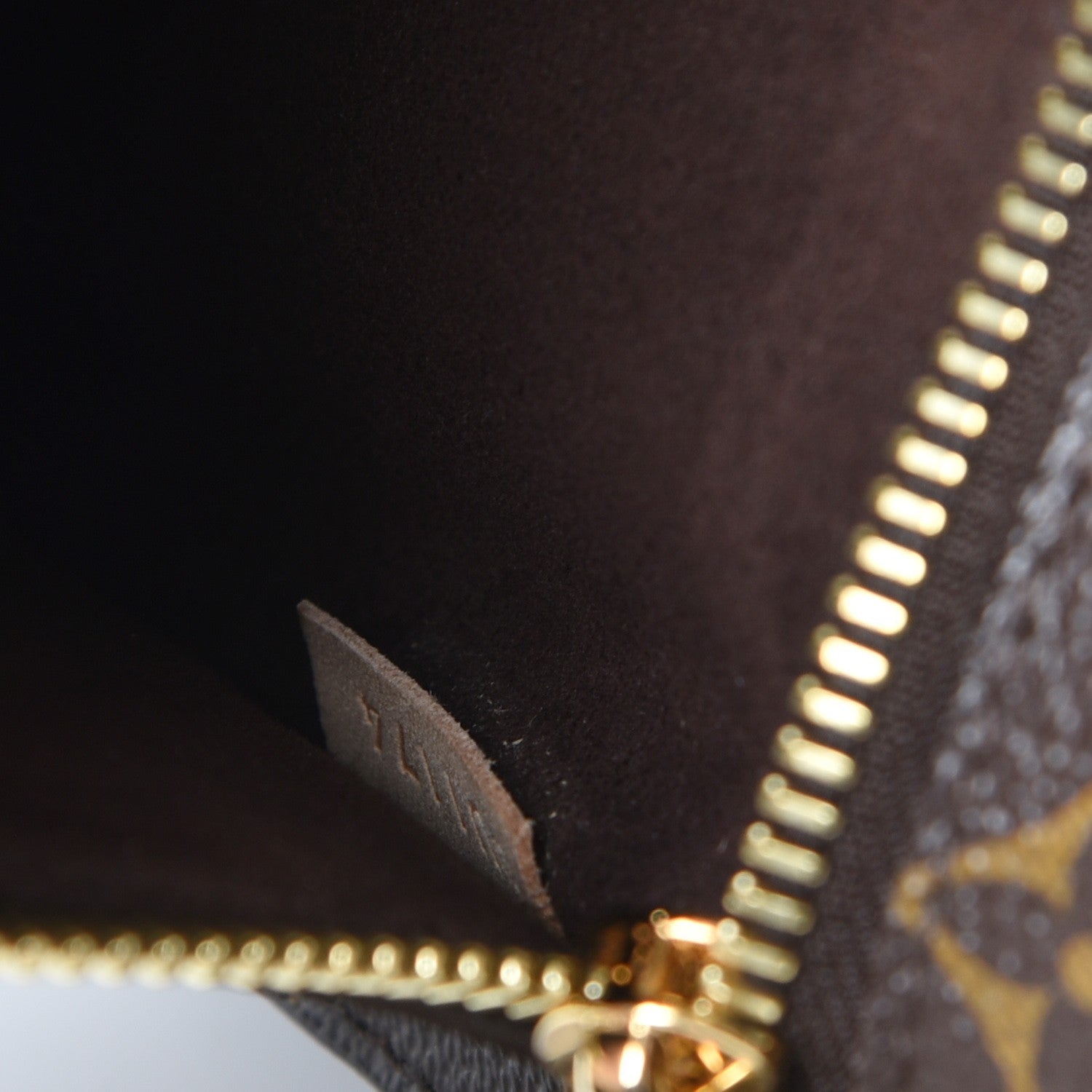 Louis Vuitton Monogram Pochette Metis 7 of 8