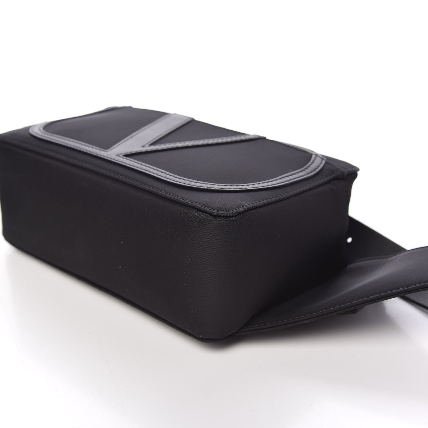Nylon Vlogo Signature Belt Bag Black