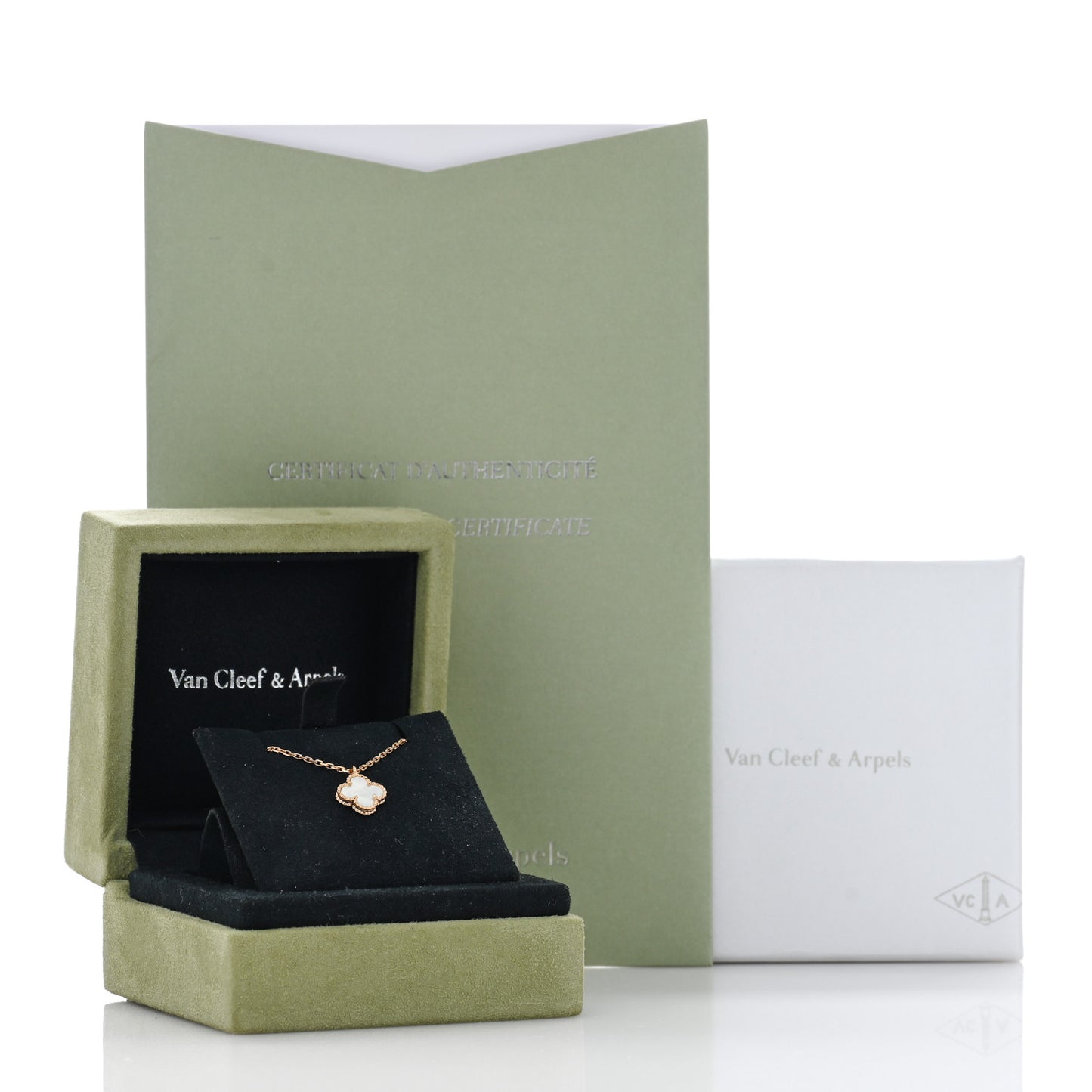 18K Yellow Gold Mother of Pearl Sweet Alhambra Pendant Necklace