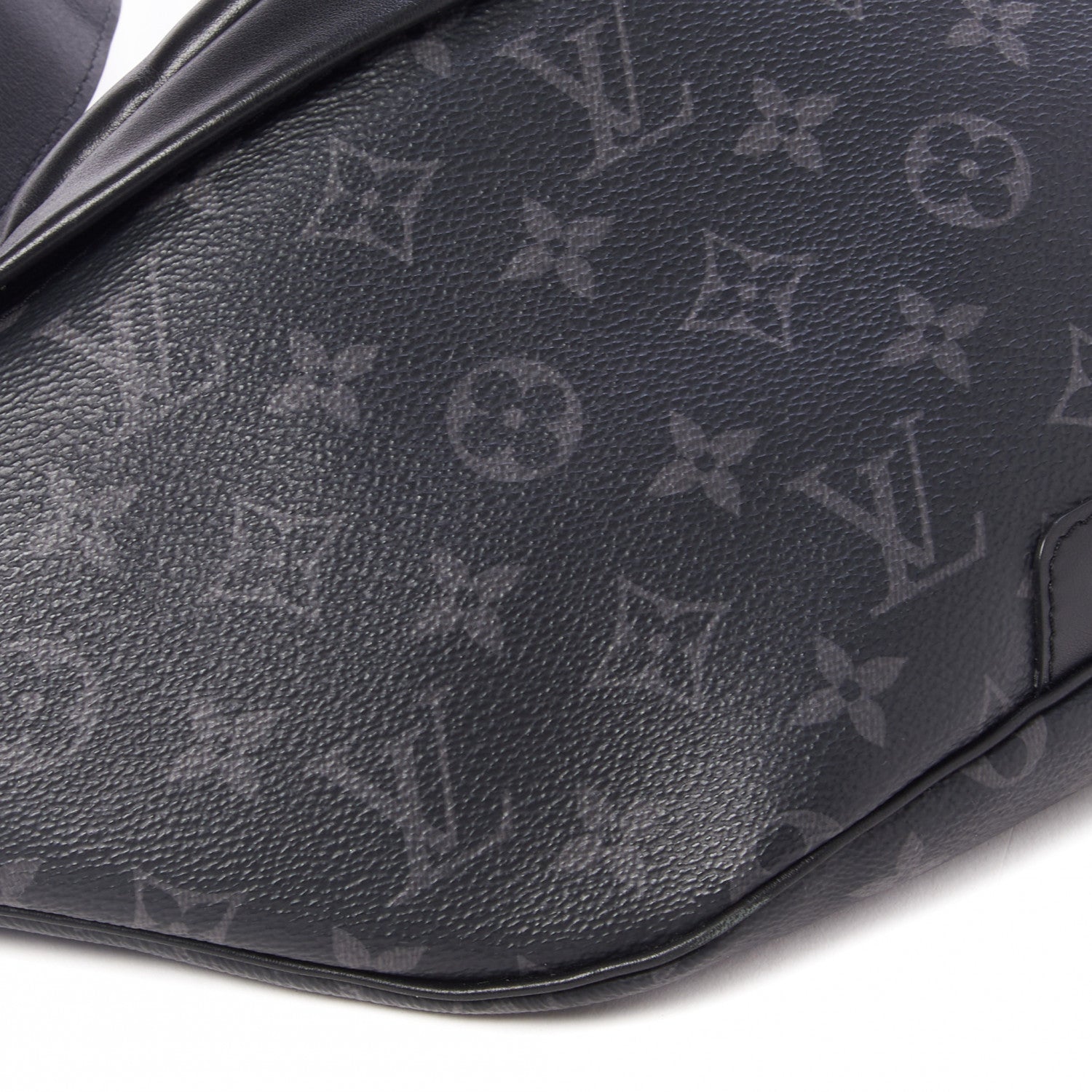 Louis Vuitton Monogram Eclipse Discovery Bumbag 8 of 8