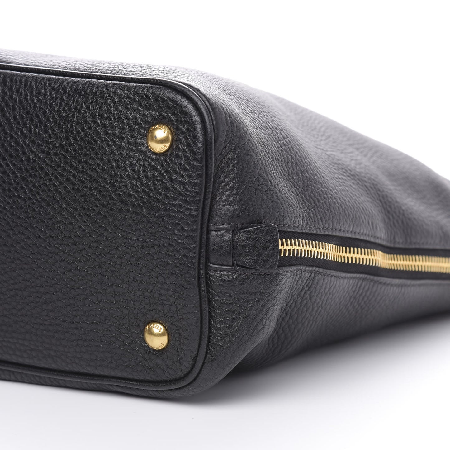 Vitello Daino Side Zip Tote Black