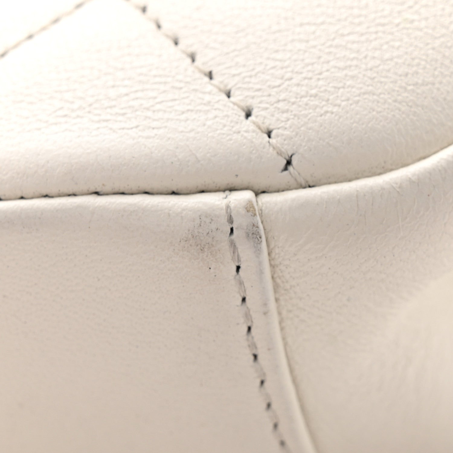 Chanel Lambskin A Real Catch Flap Bag White 26 of 32