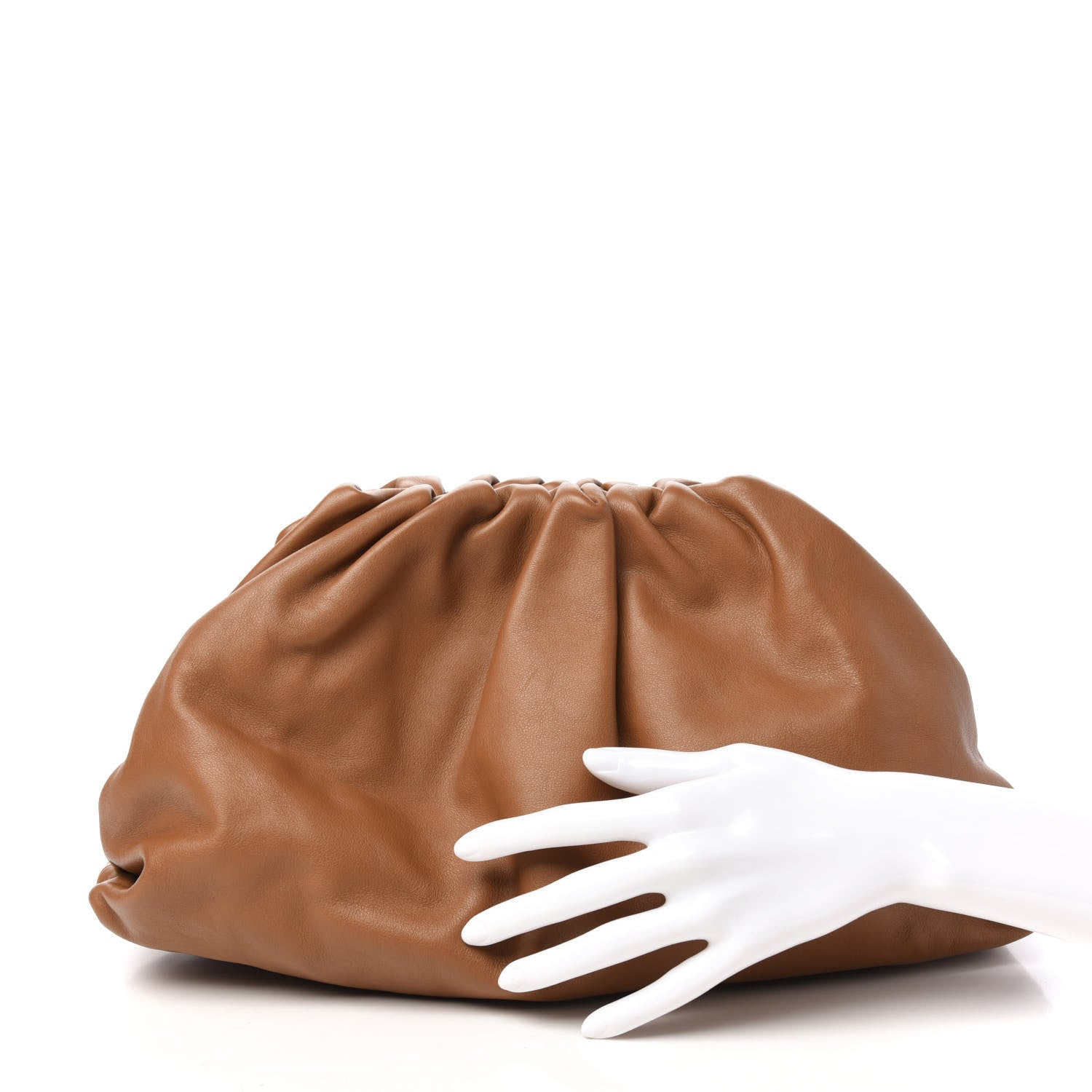 Bottega Veneta Smooth Butter Calf The Pouch Oversized Clutch Cammello 2 of 11