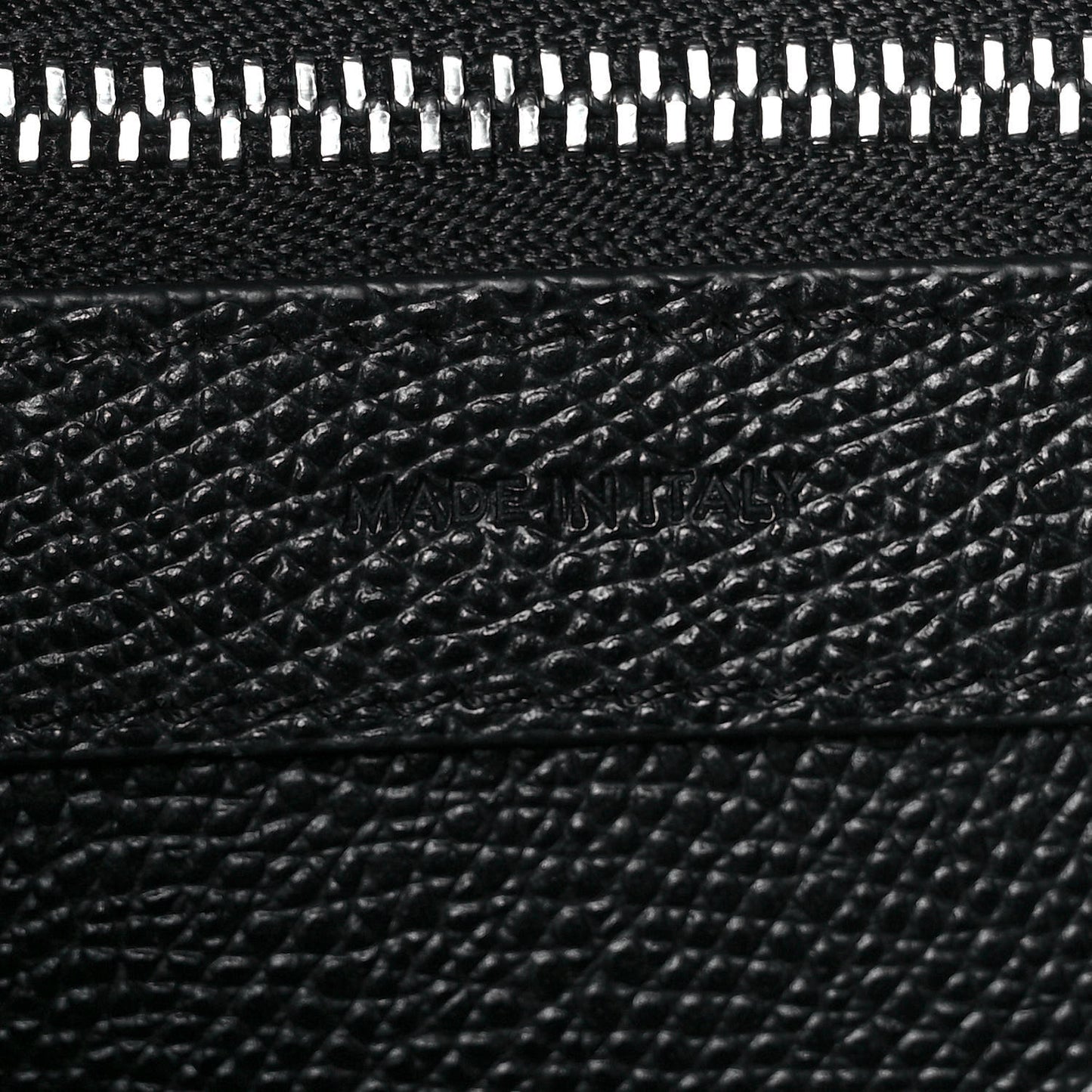 Grained Calfskin Small Vertical Cabas Black