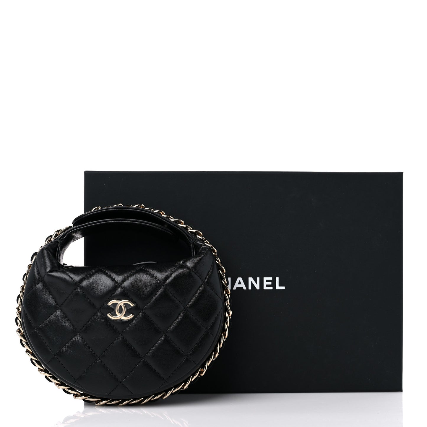 Quilted Chain Around Pouch Black