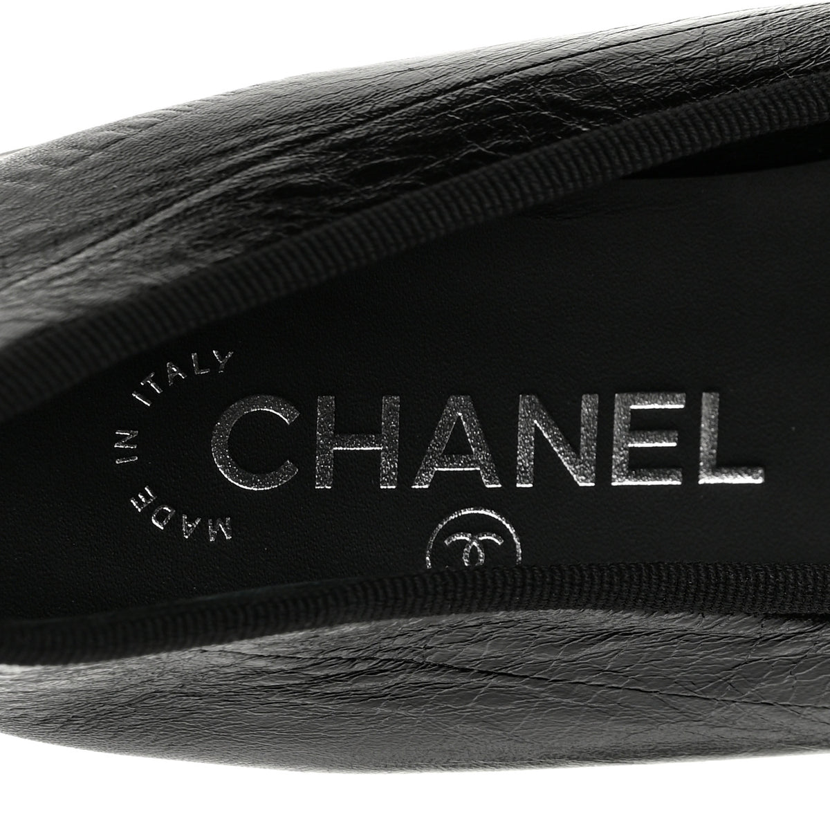 Crumpled Shiny Lambskin CC Cap Toe Ballerina Flats 39 Black White