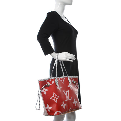 Louis Vuitton Monogram Giant Neverfull MM Rouge 2 of 11