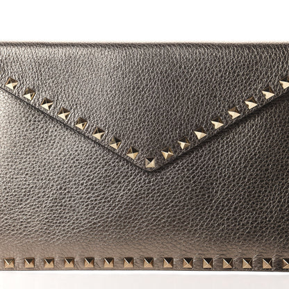 Valentino Garavani Metallic Pebbled Calfskin Large Rockstud Envelope Clutch Sasso 9 of 10