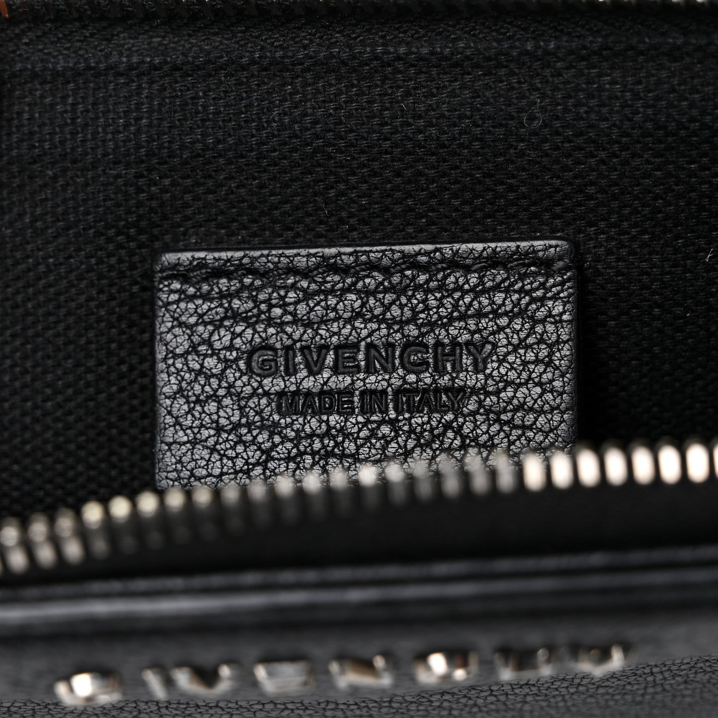 Sugar Goatskin Medium Antigona Pouch Black