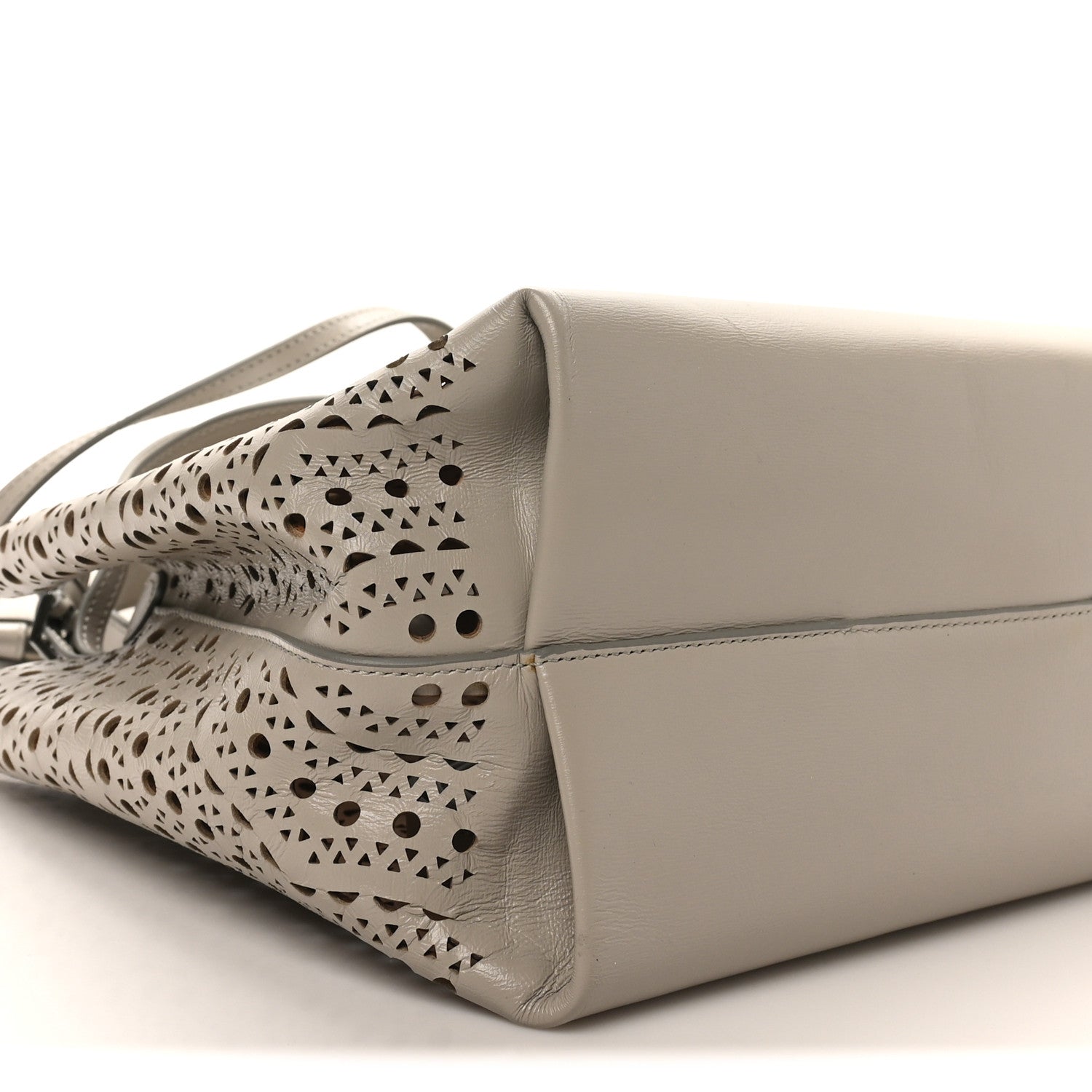 Alaia Lux Calfskin Vienne Wave Mina 25 Bag Perle 9 of 10