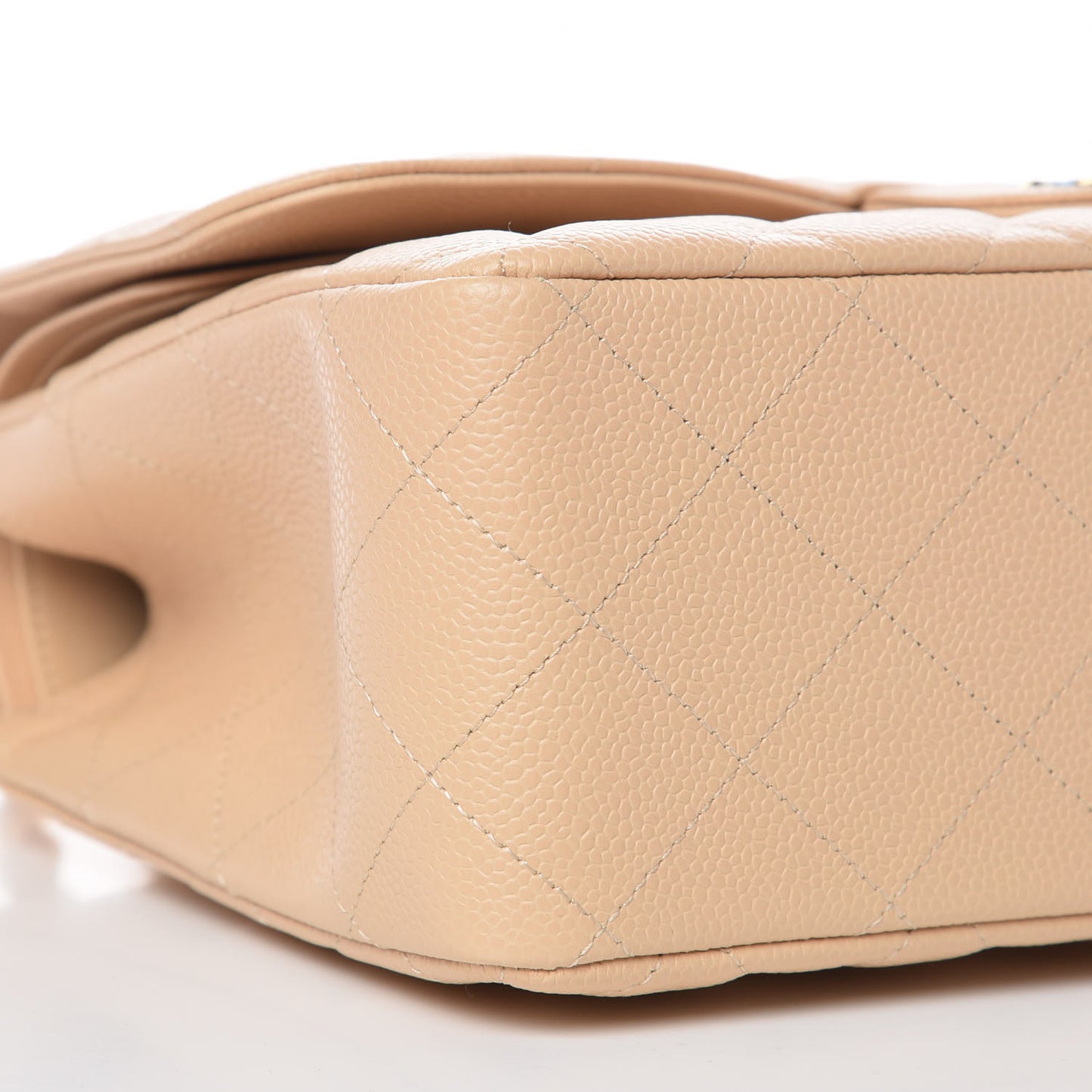 Caviar Quilted Jumbo Double Flap Beige Clair