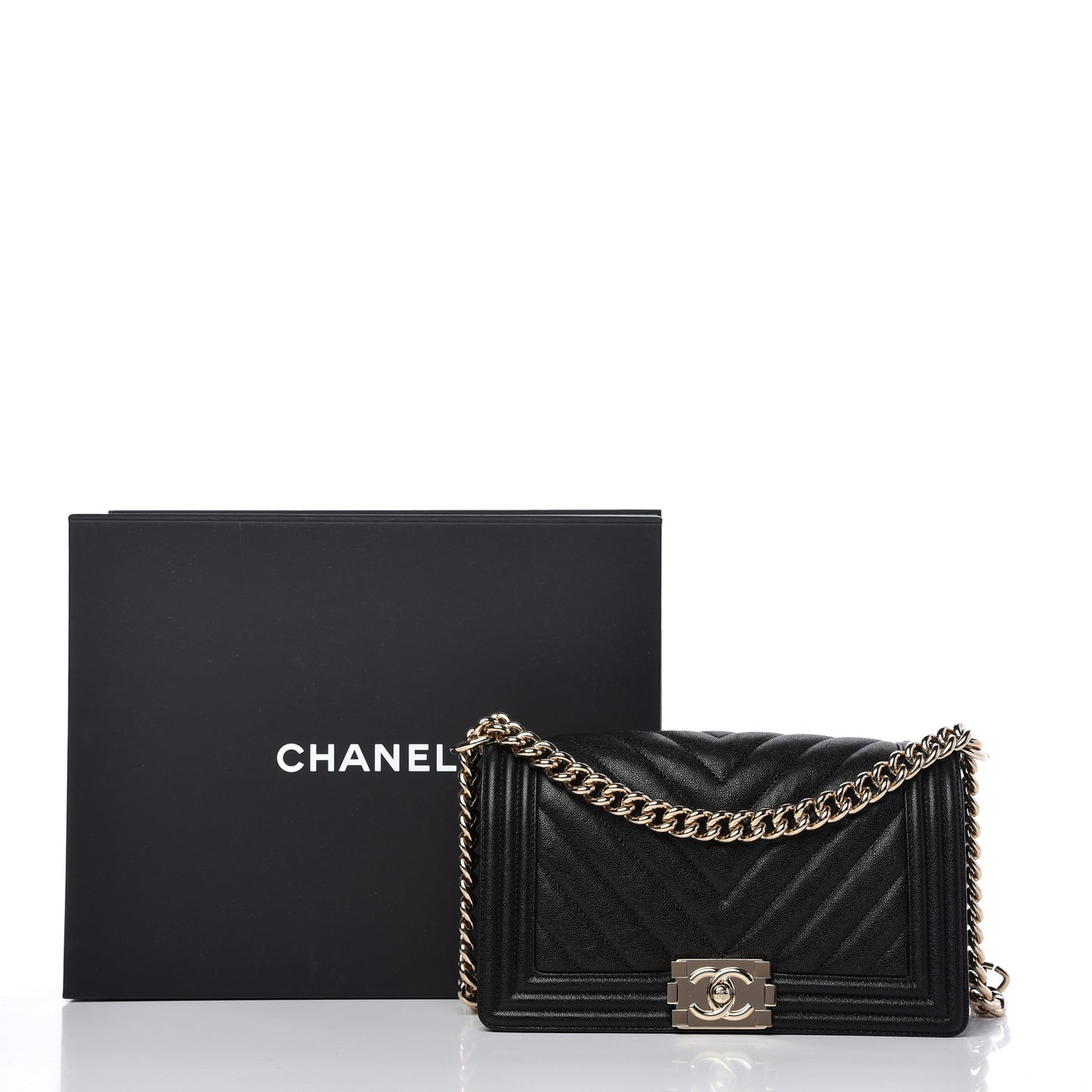 Caviar Chevron Quilted Medium Boy Flap Black