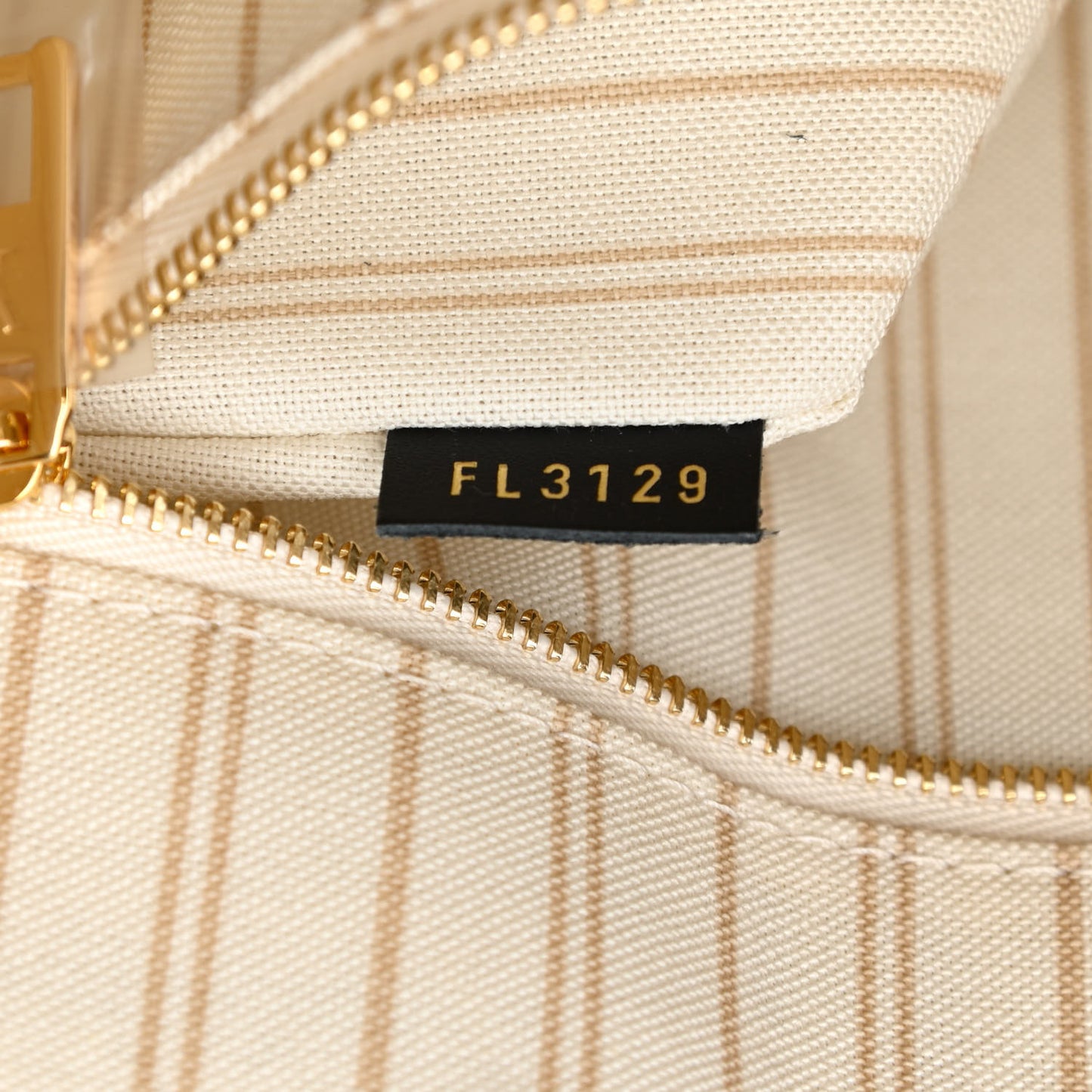 Monogram Giant Jungle Onthego GM Ivory