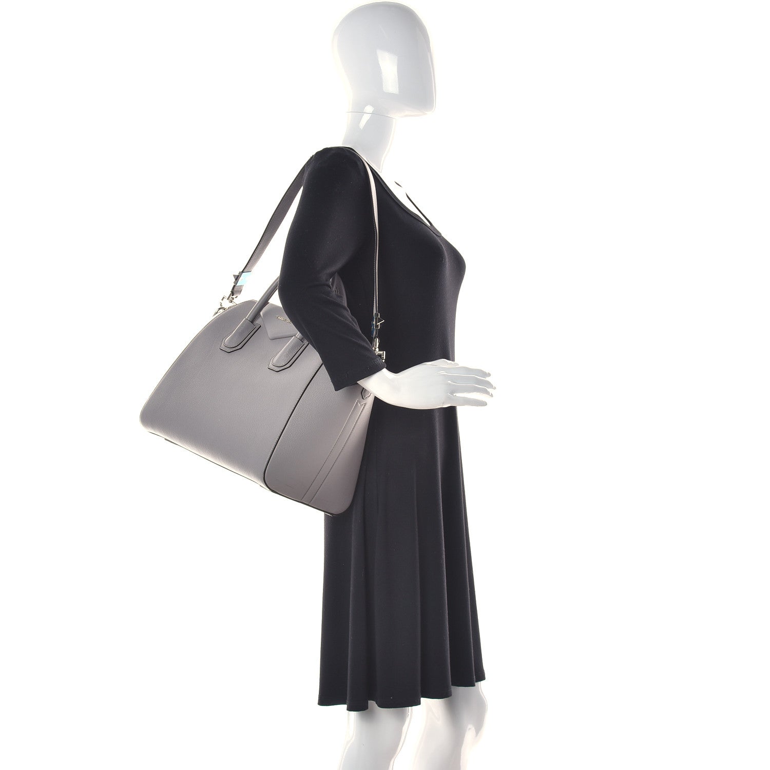 Givenchy Sugar Goatskin Medium Antigona Light Grey 2 of 17