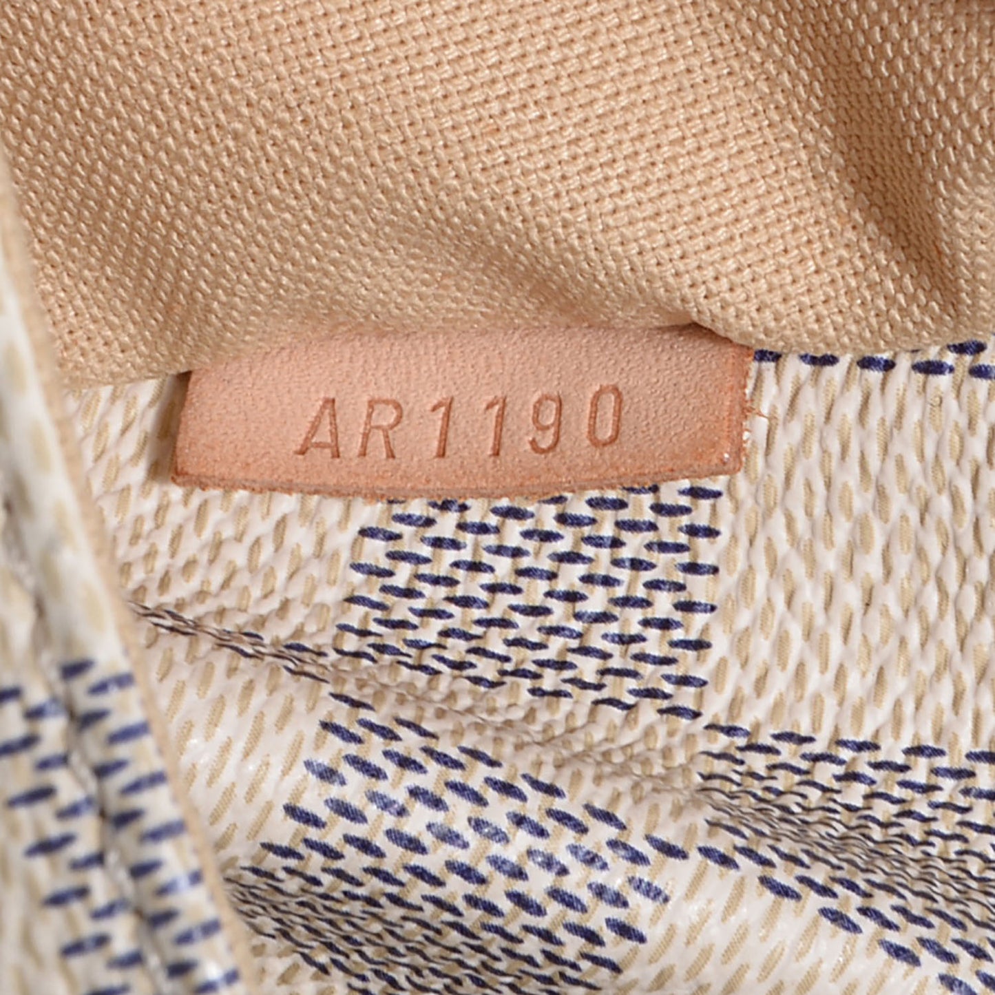 Damier Azur Totally MM
