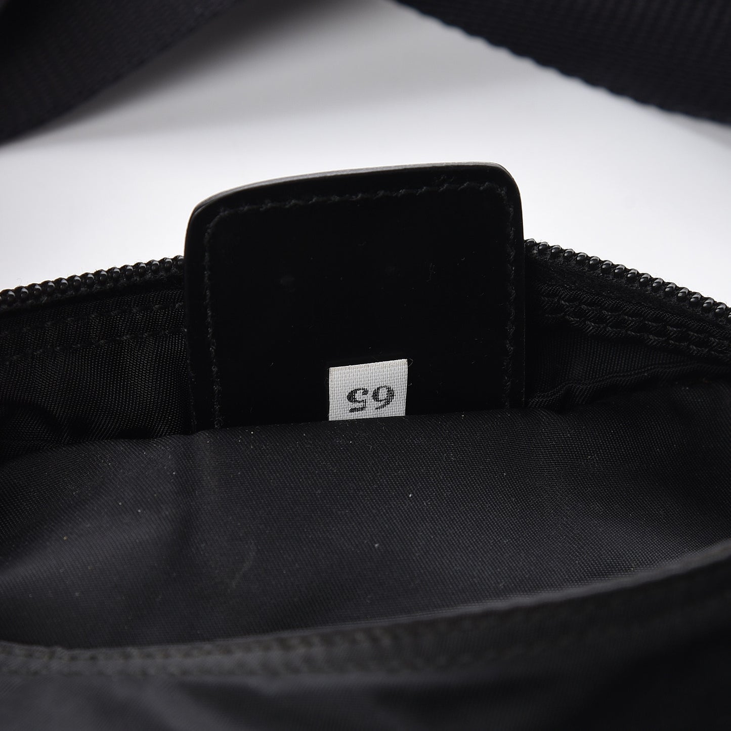 Nylon Flat Messenger Bag Black