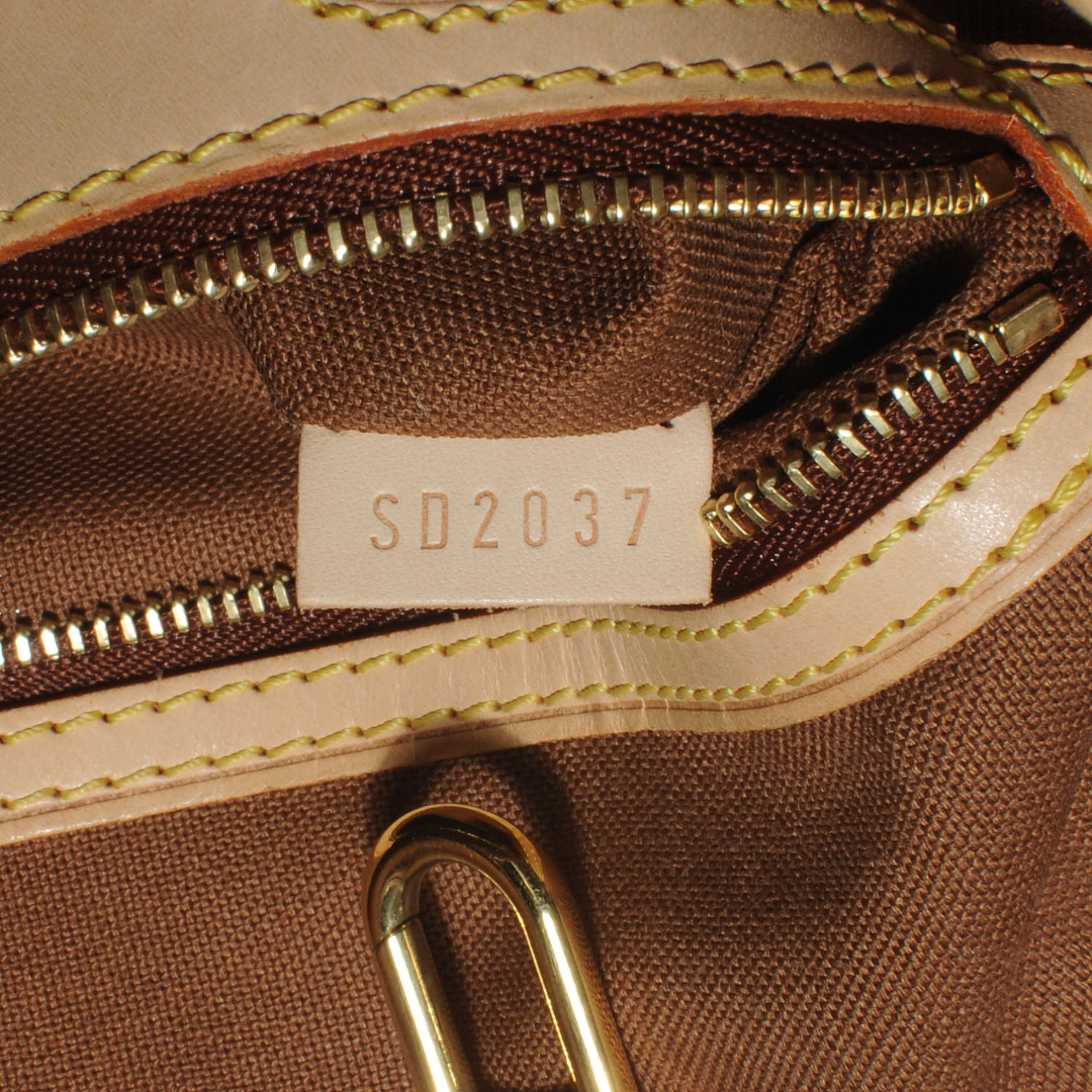 Louis Vuitton Monogram Batignolles Vertical 7 of 7