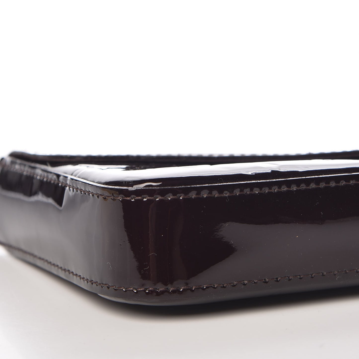 Vernis Pochette Felicie Chain Wallet Amarante