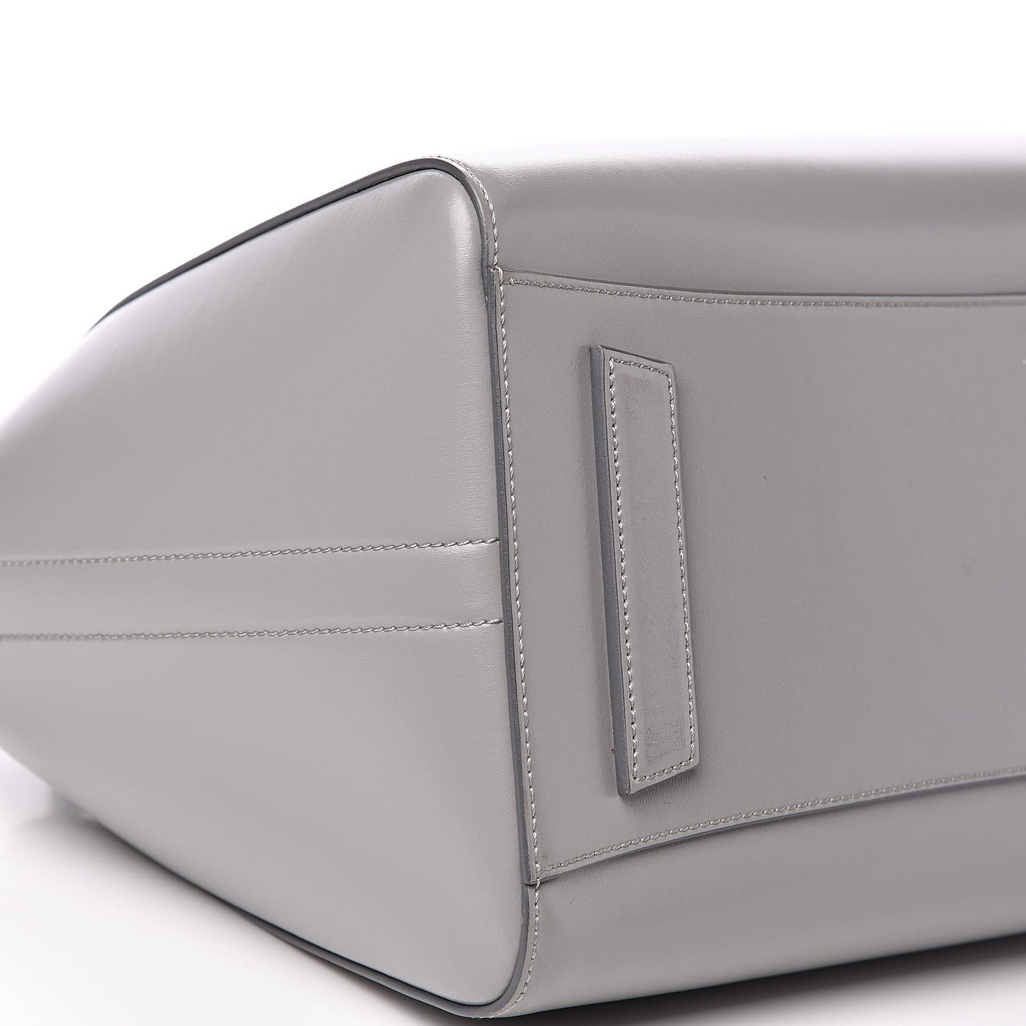 Shiny Lord Calfskin Medium Antigona Pearl Grey