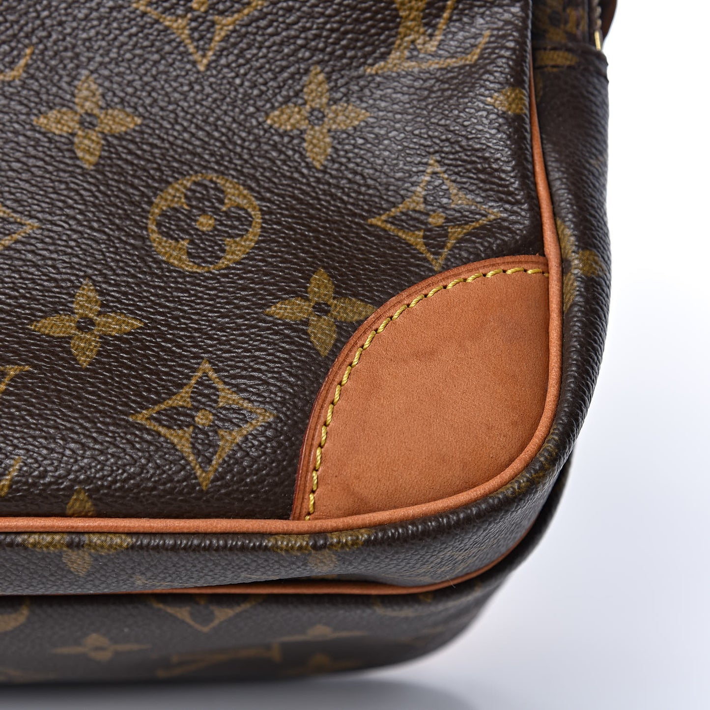 Monogram Nil 28