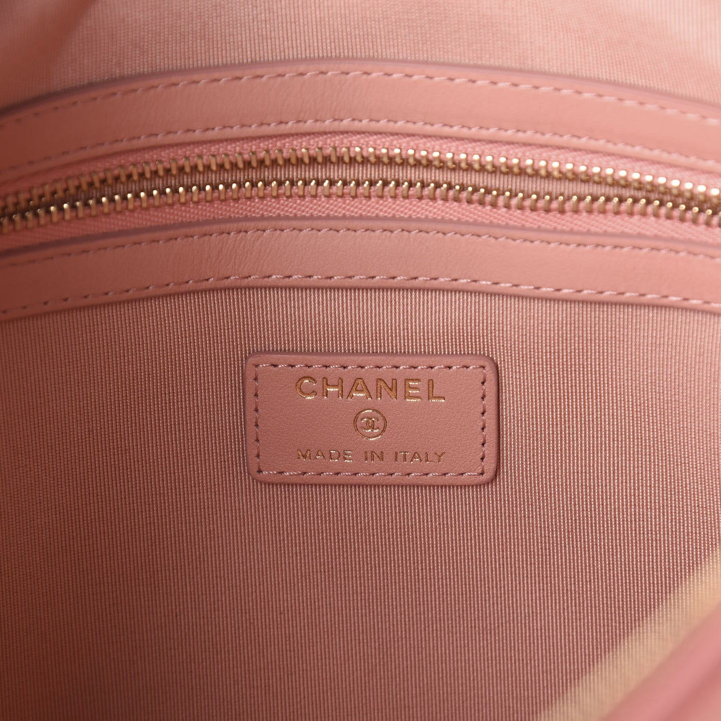 Caviar Ombre Medium Cosmetic Case Coral