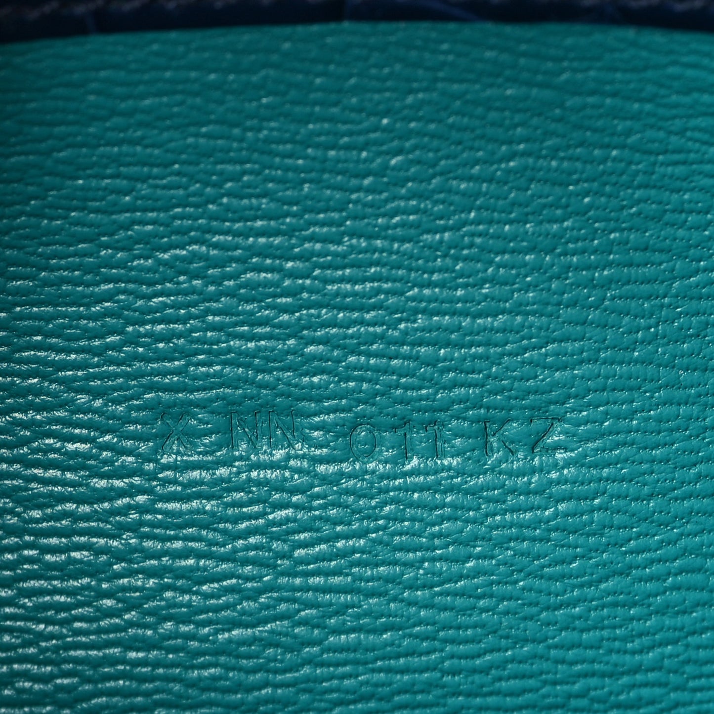 Shiny Alligator Verso Constance Long Wallet Bleu Saphir Bleu Paon