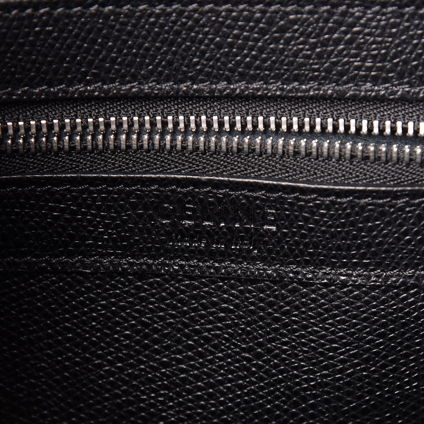 Grained Calfskin Small Vertical Cabas Black
