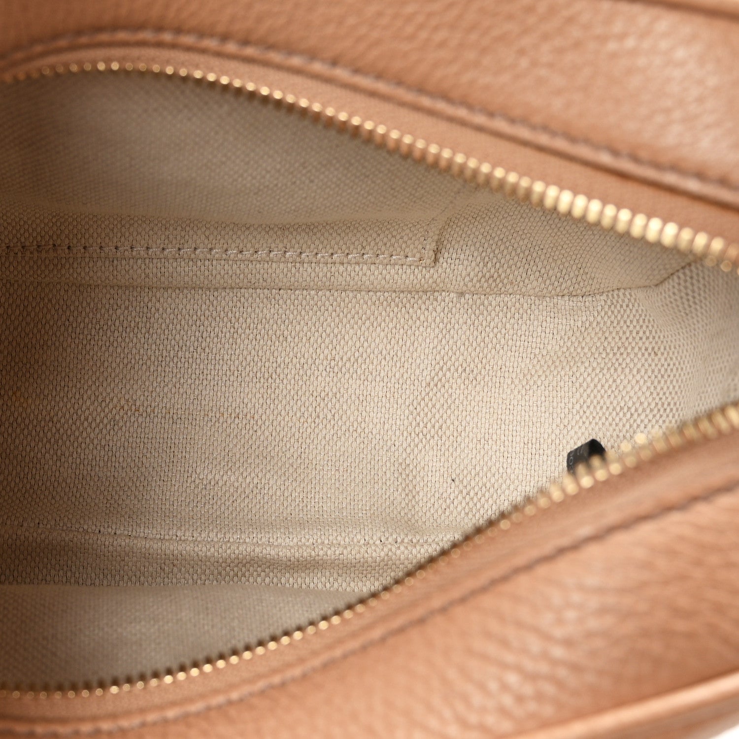 Gucci Pebbled Calfskin Small Soho Disco Bag Camelia 4 of 10