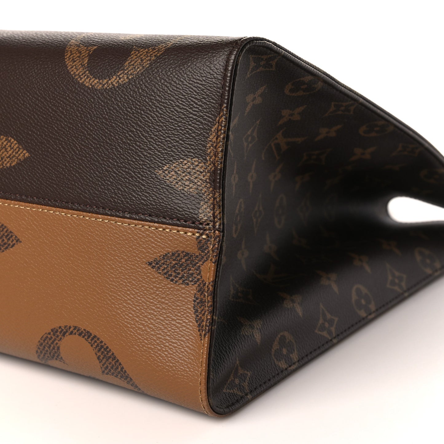Reverse Monogram Giant Onthego GM