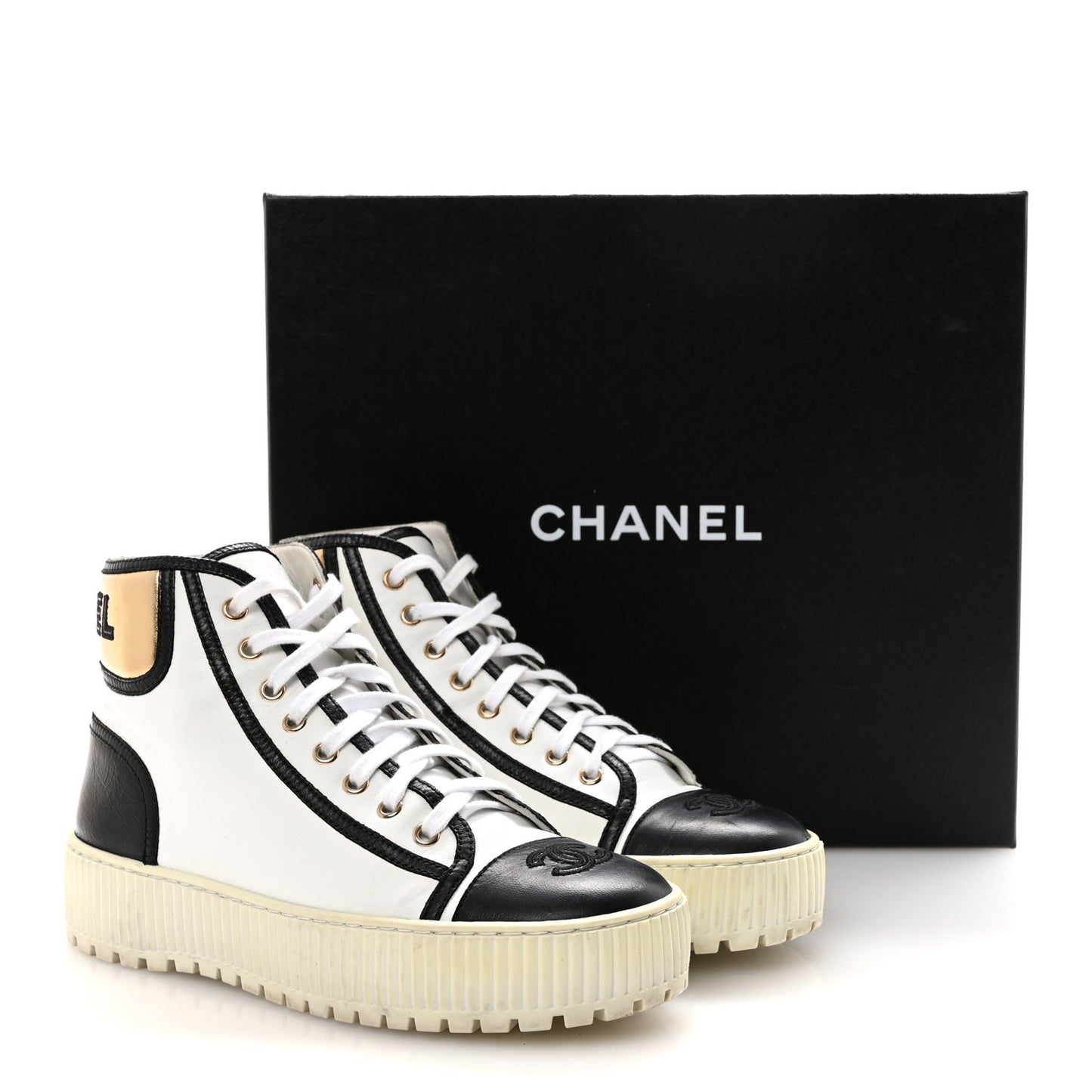 Shiny Lambskin Lace Up Cap Toe Sneakers 37.5 White Gold Black