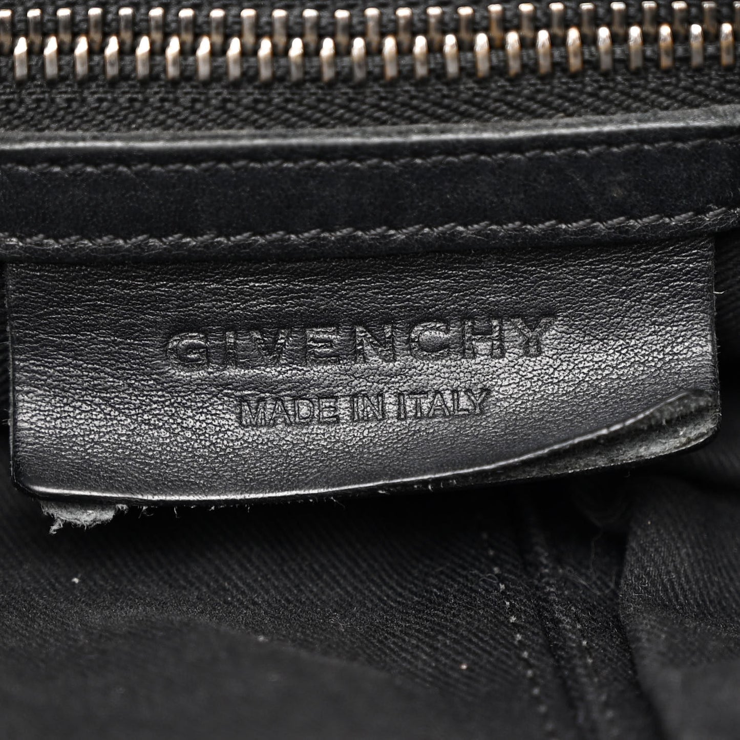 Waxy Grained Calfskin Medium Nightingale Black