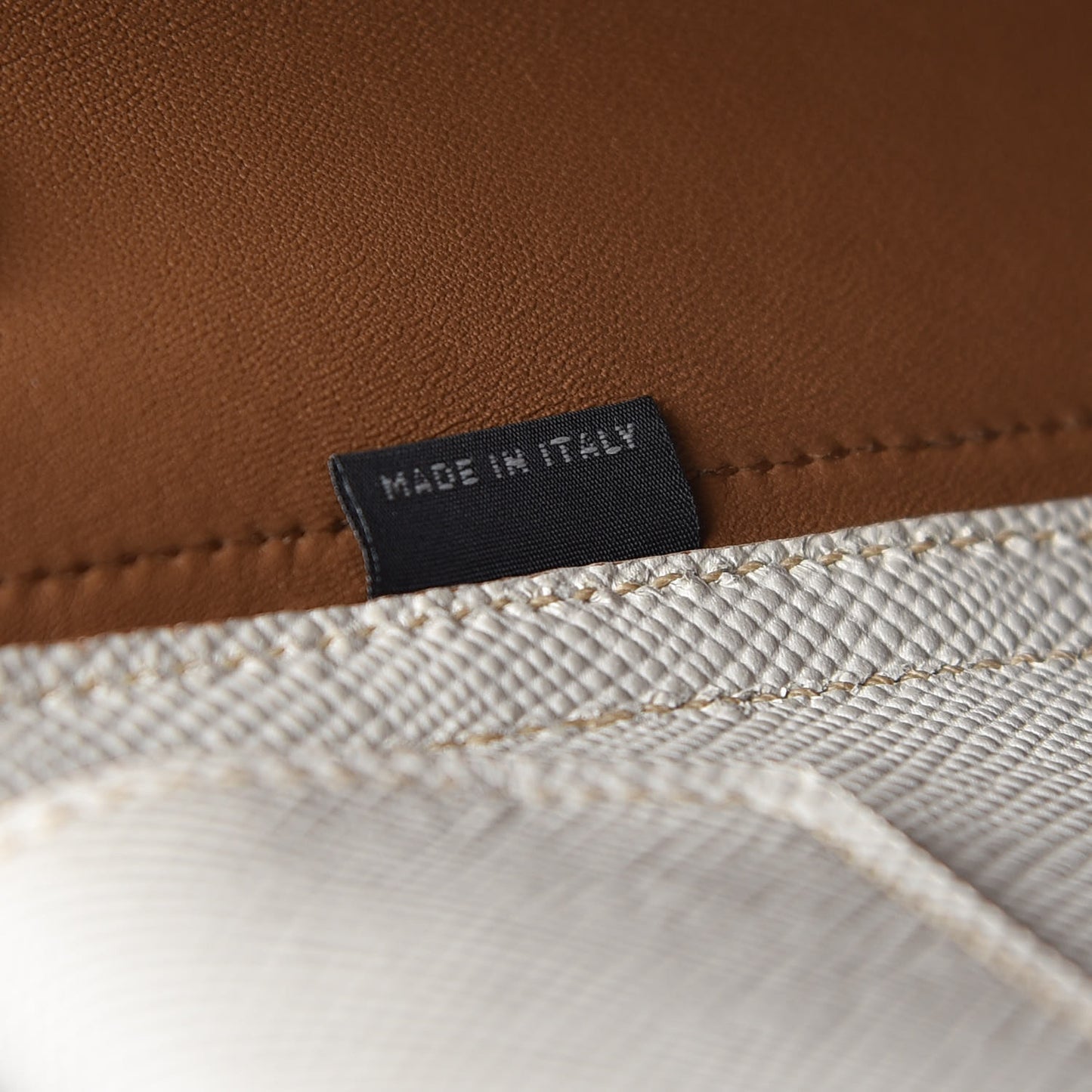 Saffiano Cuir Medium Double Bag Talco Caramel
