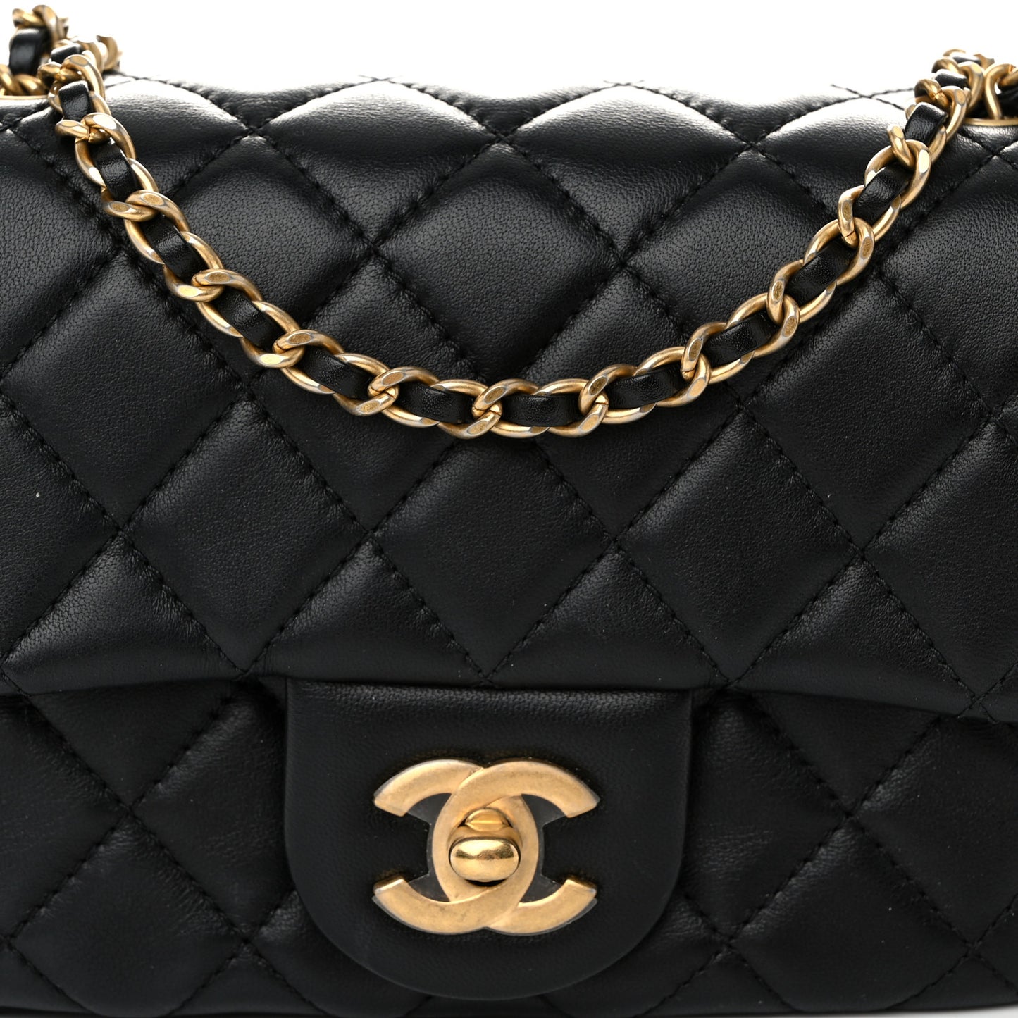 Lambskin Quilted Mini Pearl Crush Flap Black