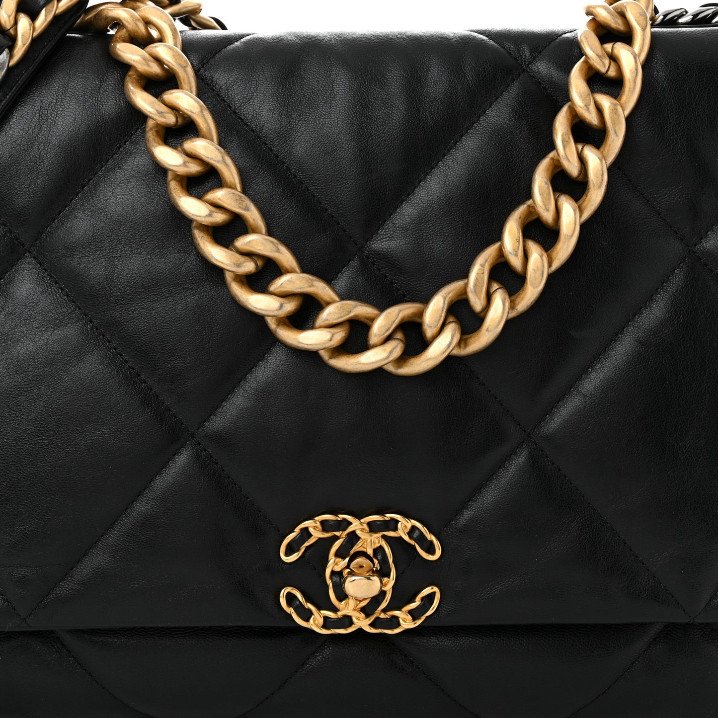 Goatskin Quilted Maxi Chanel 19 Flap Black