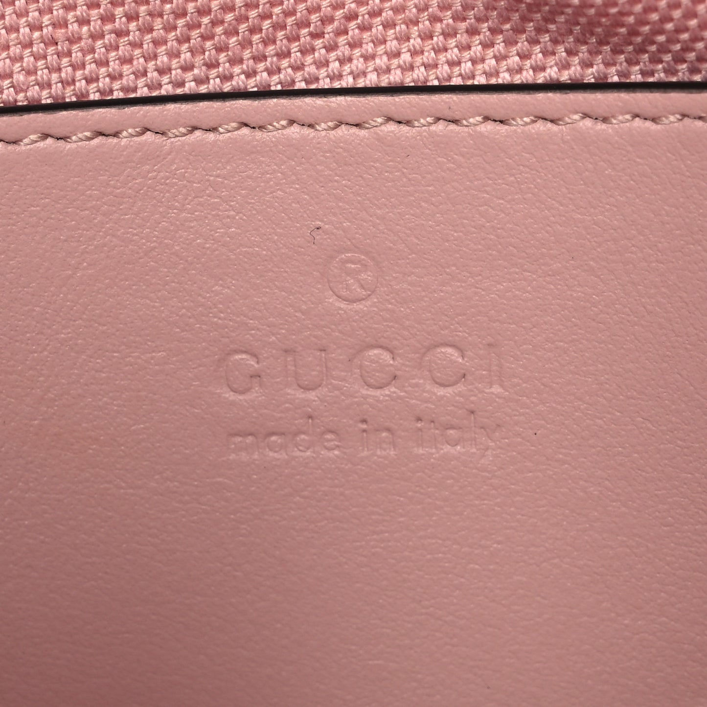 Calfskin Matelasse Monochrome Mini GG Marmont Chain Shoulder Bag Perfect Pink
