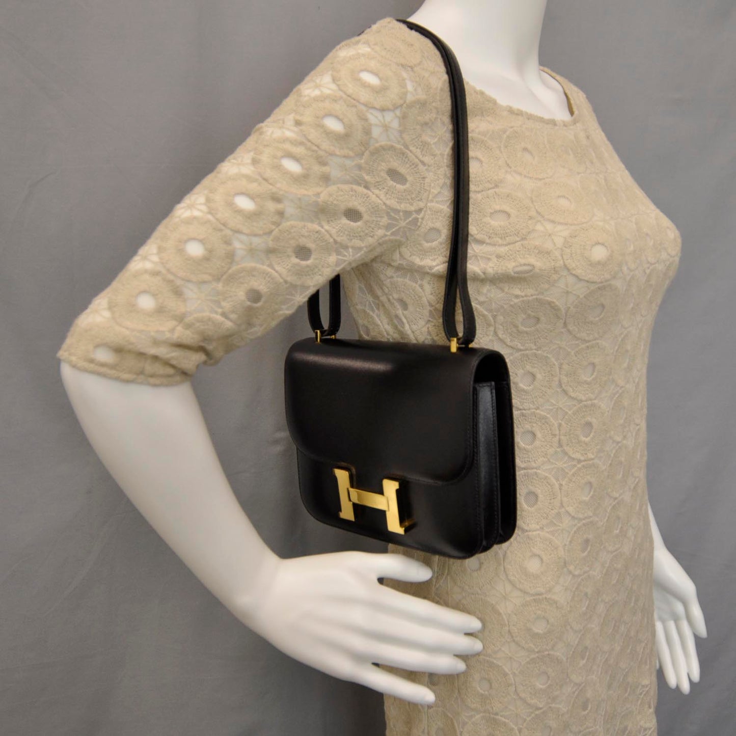 Box Constance 18 Black