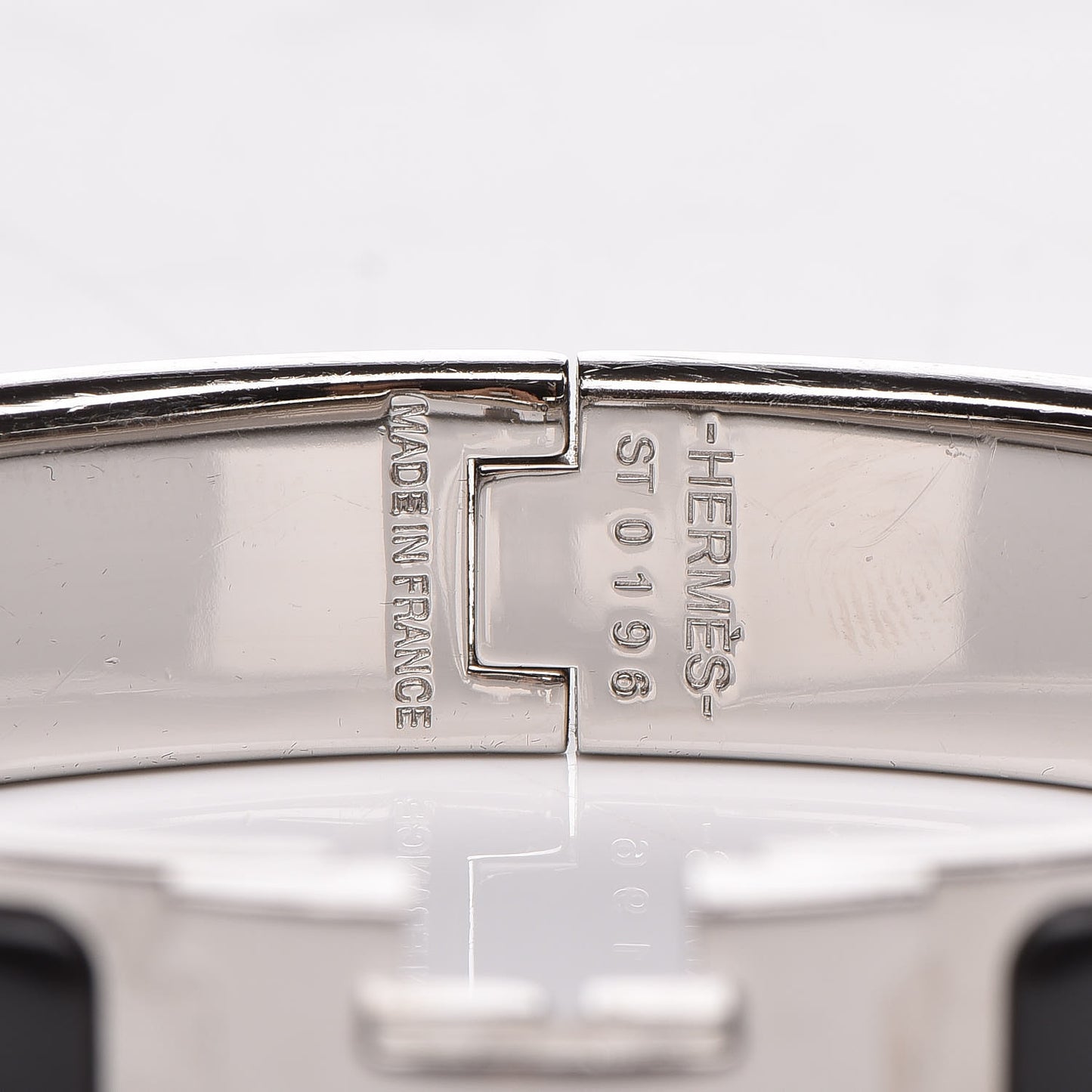 Enamel Narrow Clic Clac H Bracelet PM Black