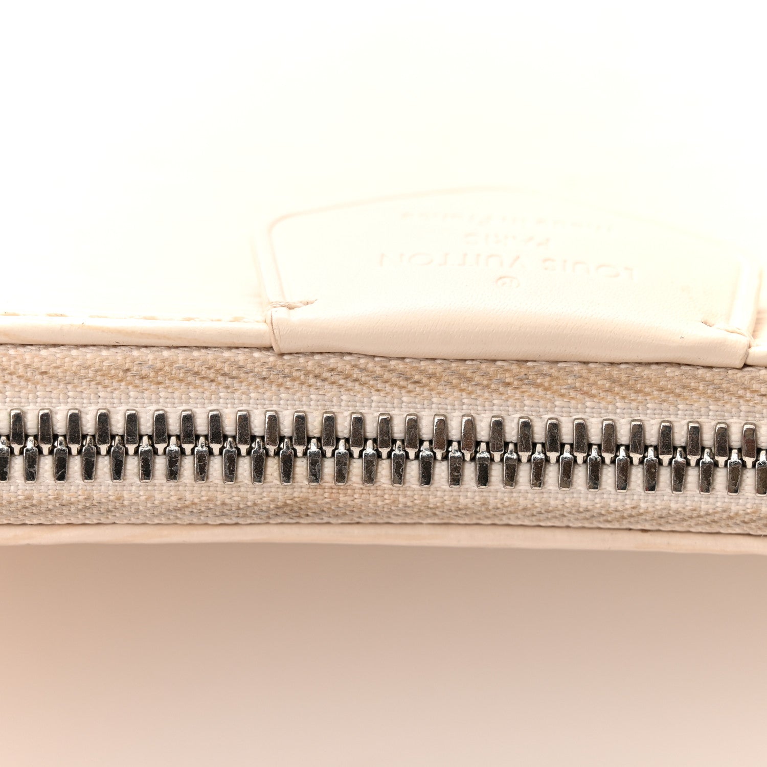Louis Vuitton Epi Easy Pouch On Strap Quartz 13 of 13