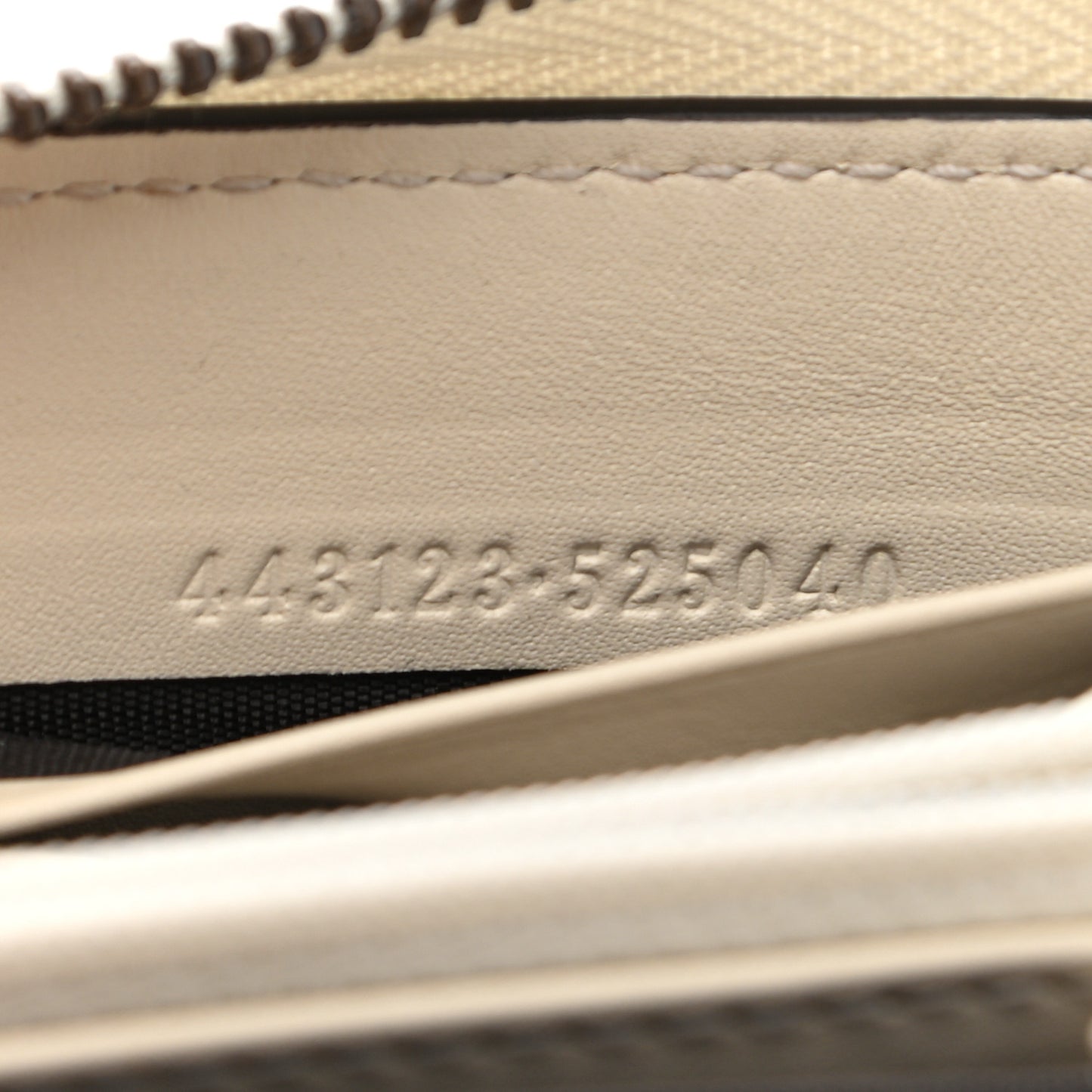 Calfskin Matelasse GG Marmont Zip Around Wallet White