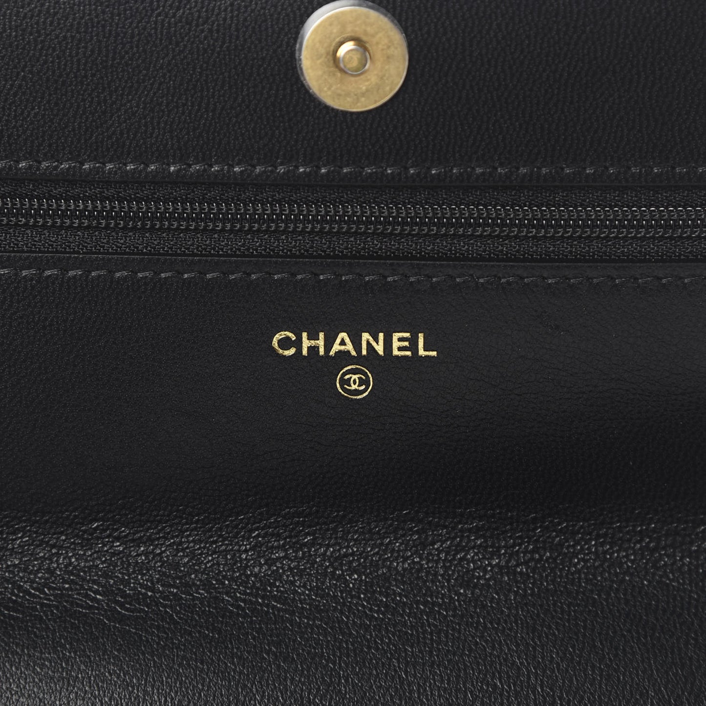 Shiny Goatskin Quilted 19 Wallet On Chain WOC Black