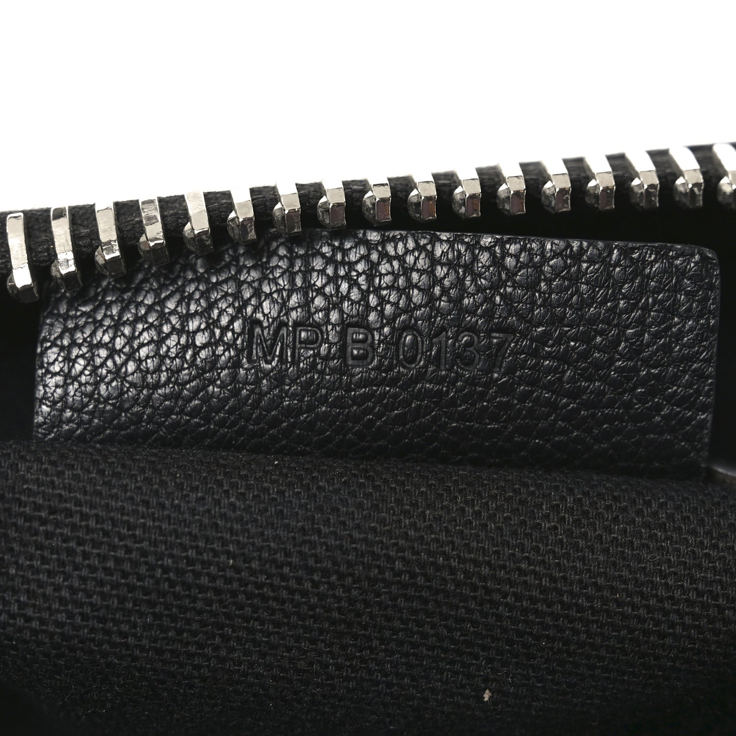 Sugar Goatskin Medium Antigona Black