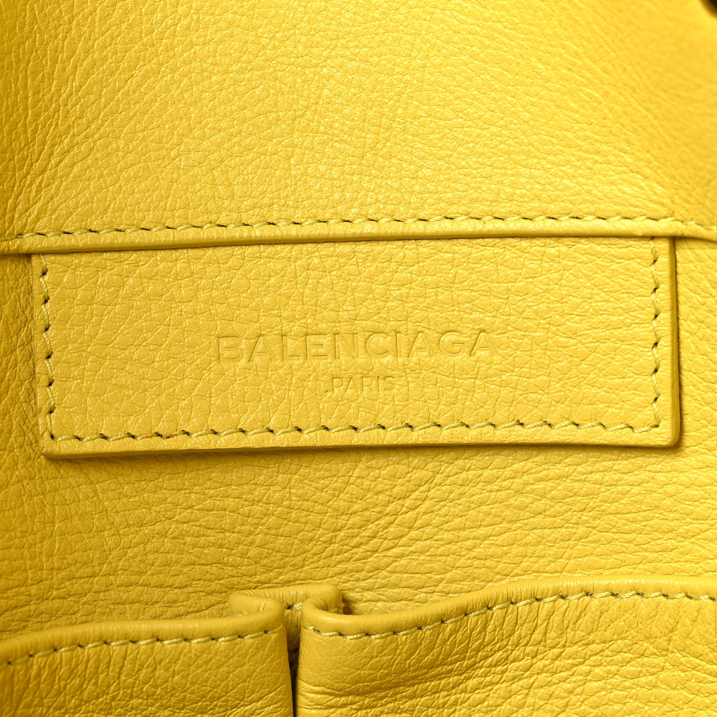 Supple Calfskin Papier A5 Zip Around Tote Jaune Soleil