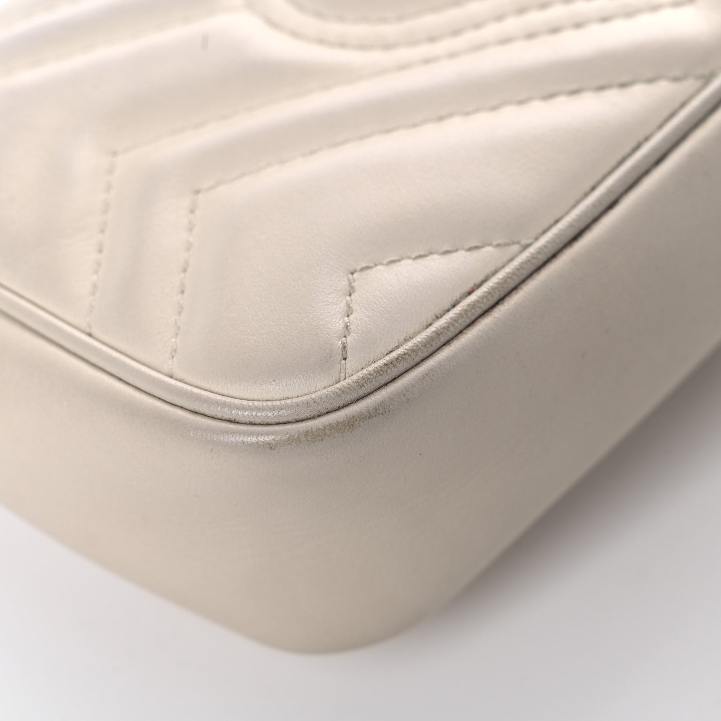 Calfskin Matelasse Super Mini GG Marmont Shoulder Bag White